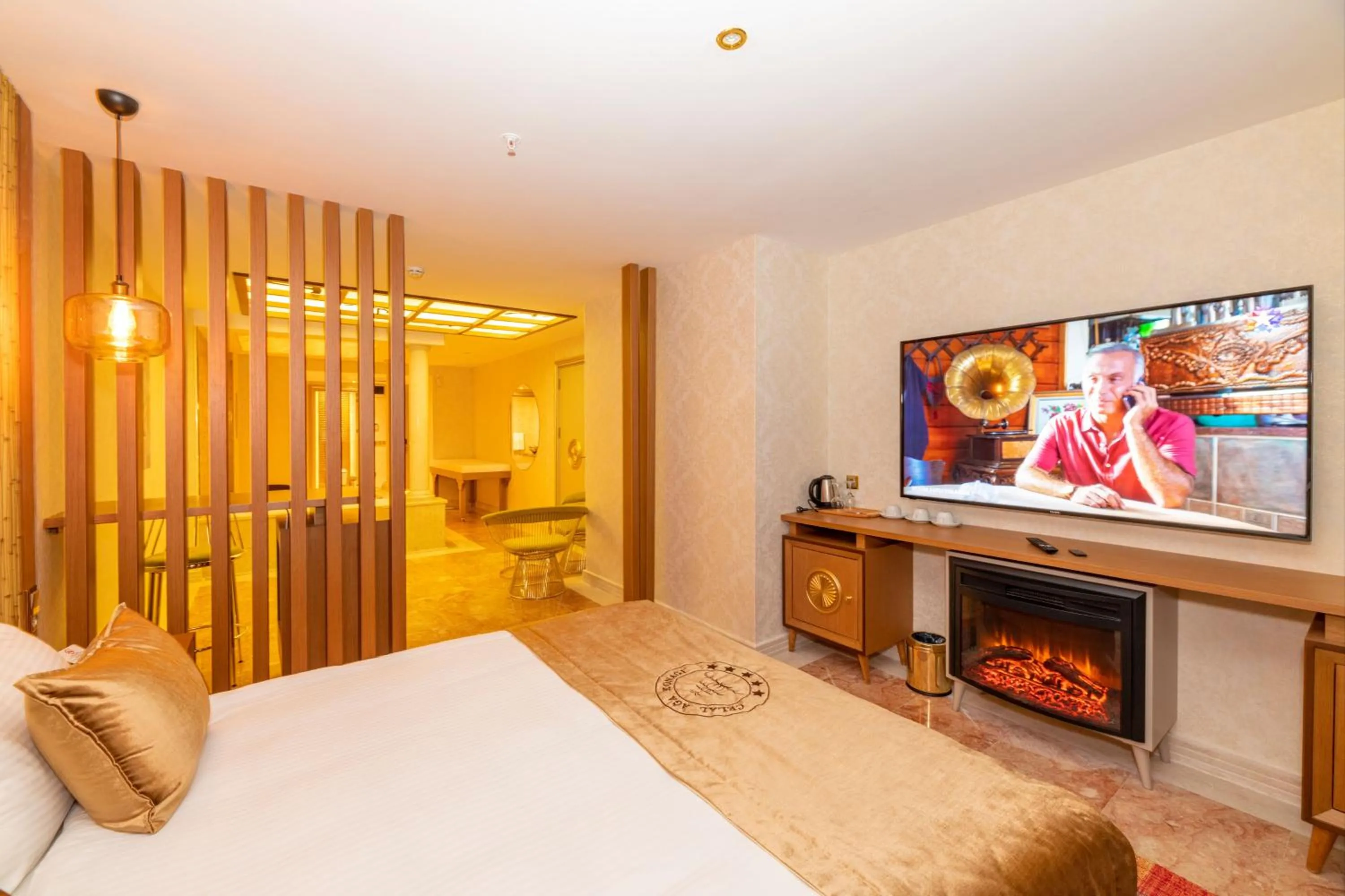 Seating area, Bed in Wyndham Istanbul Old City