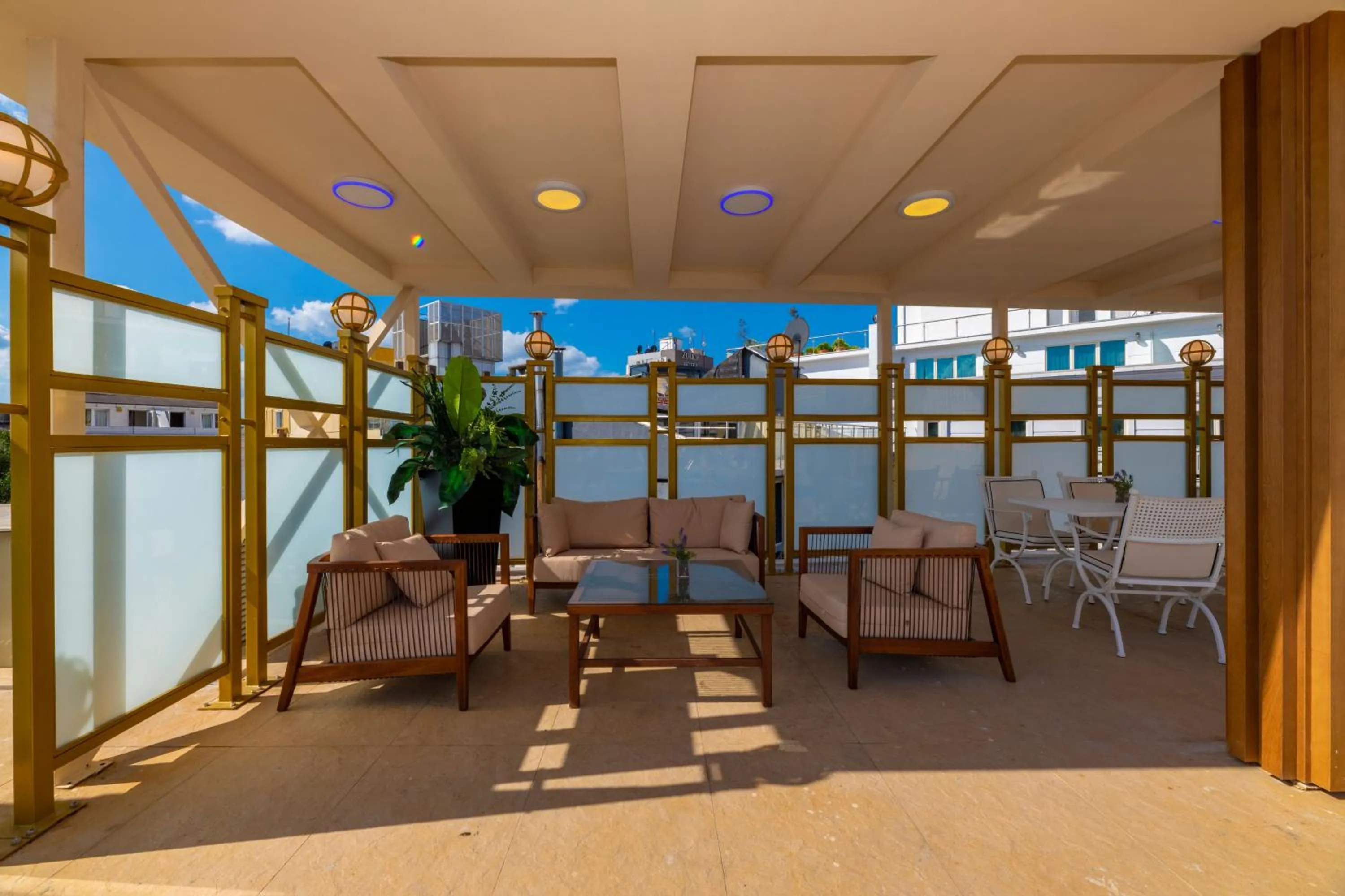 Swimming pool in Wyndham Istanbul Old City