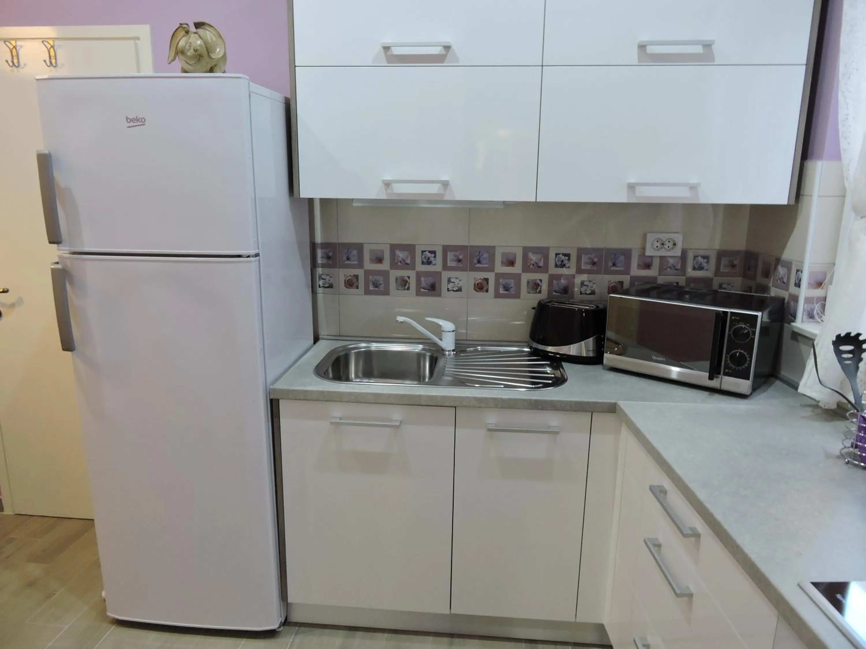 Communal kitchen in Apartments Perla