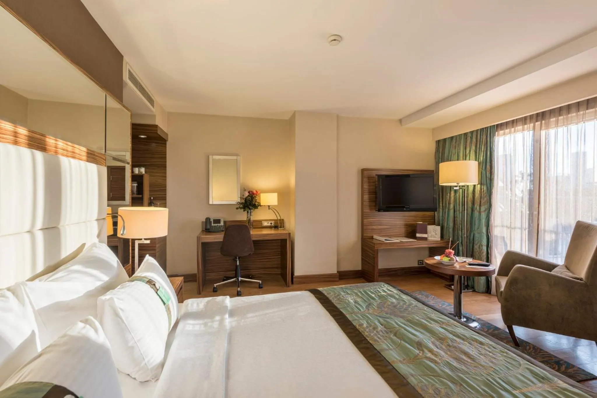 Bedroom, Bed in Holiday Inn Sisli by IHG