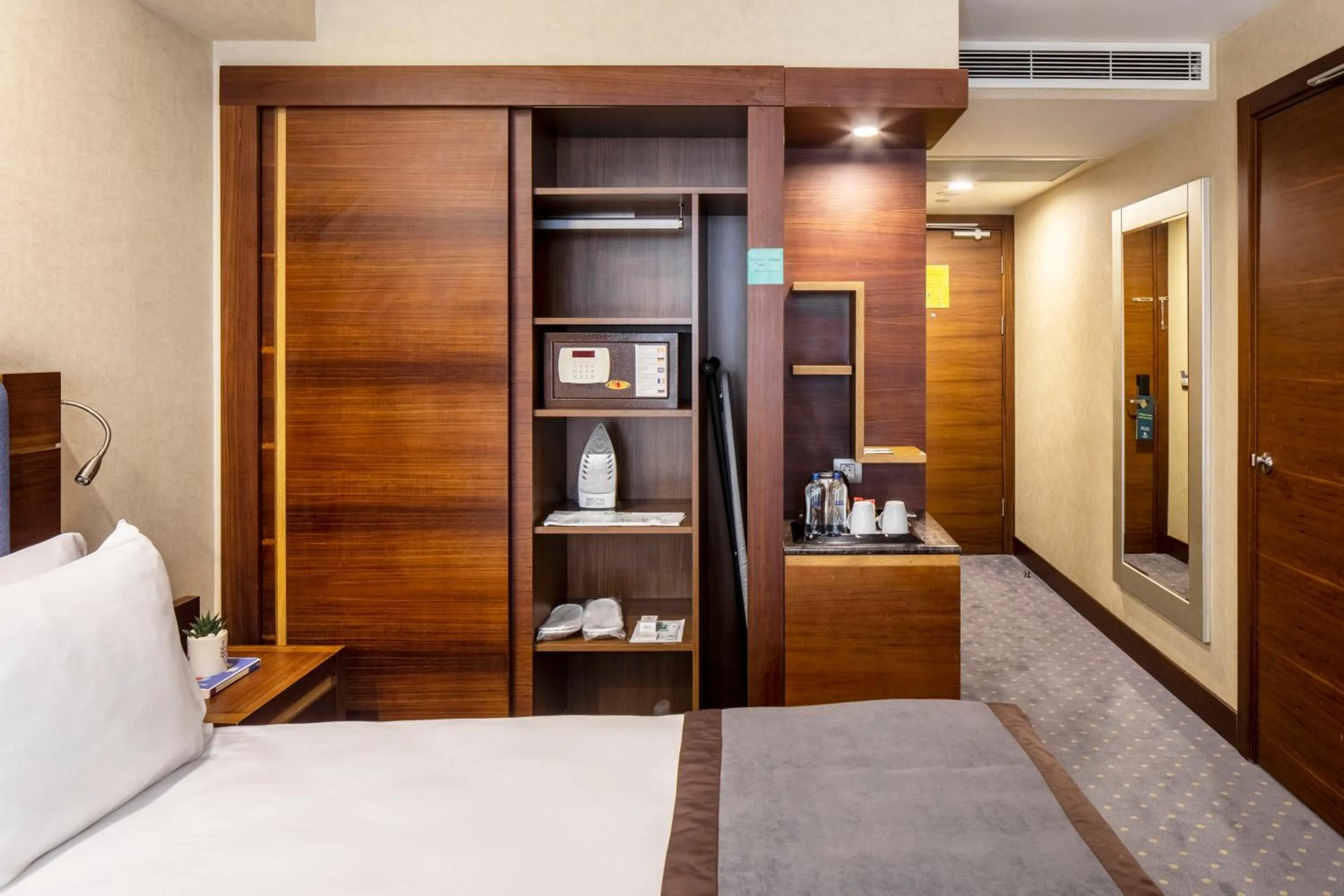 Bed in Holiday Inn Sisli by IHG
