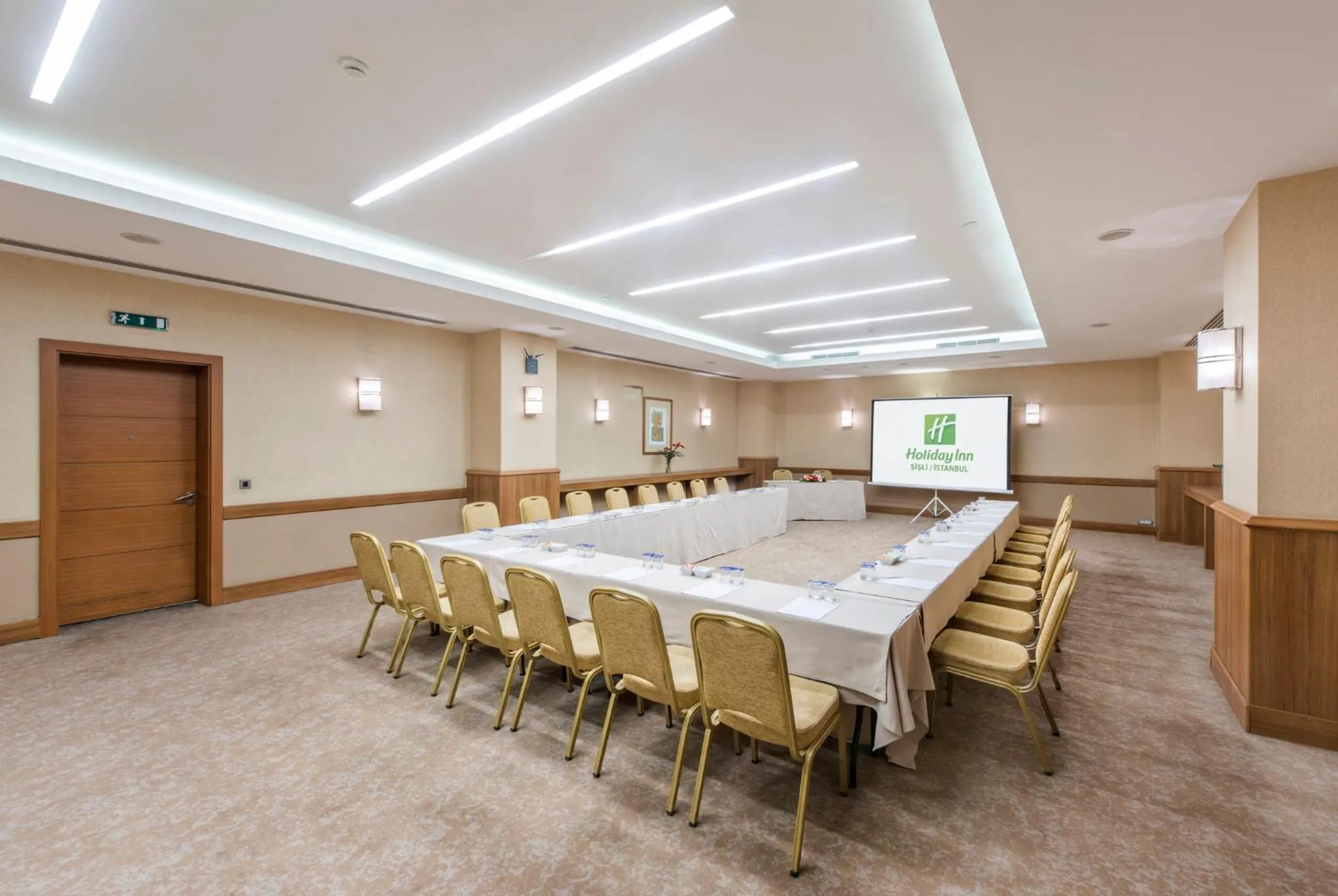 Meeting/conference room in Holiday Inn Sisli by IHG