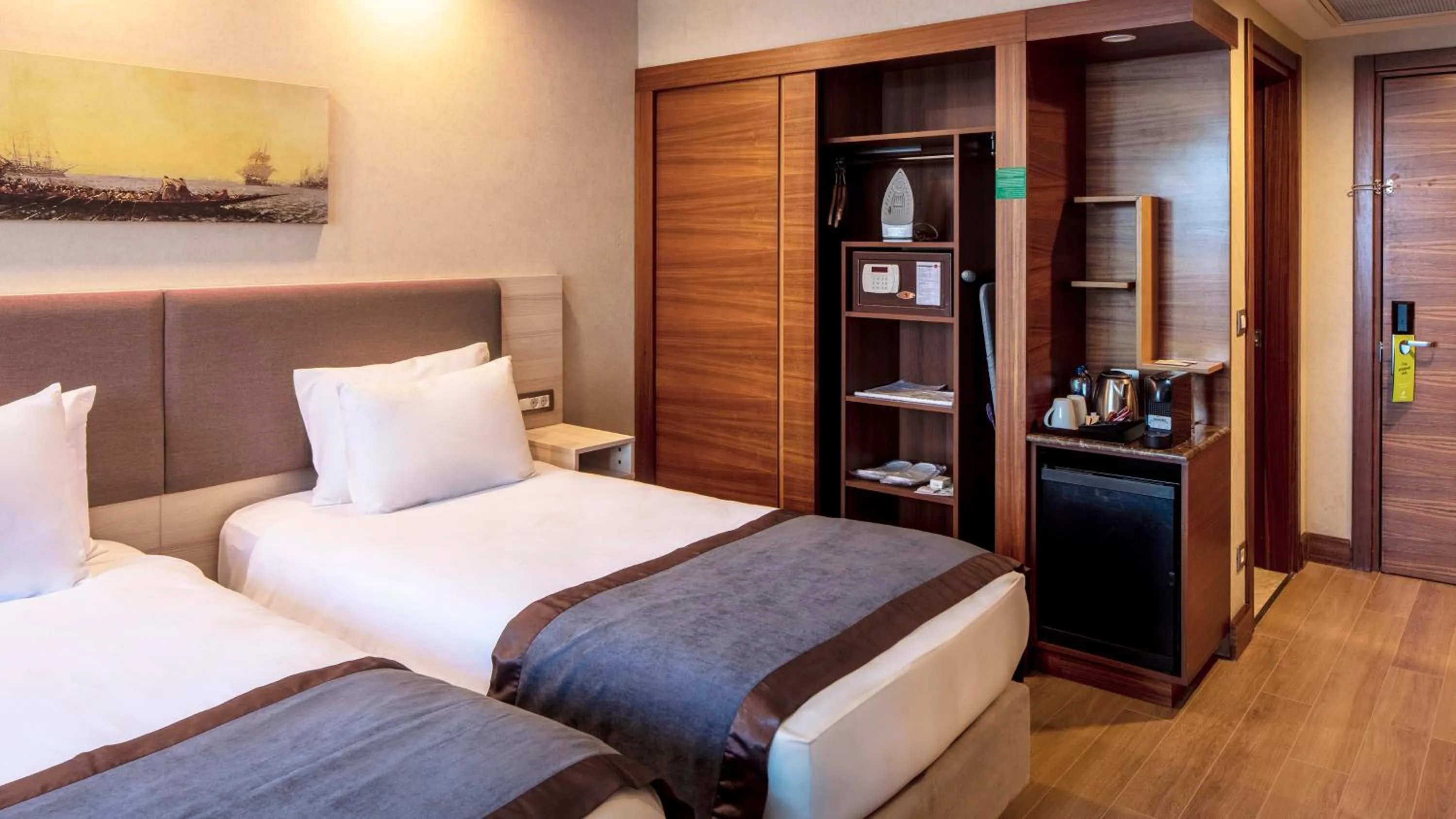 Photo of the whole room, Bed in Holiday Inn Sisli by IHG