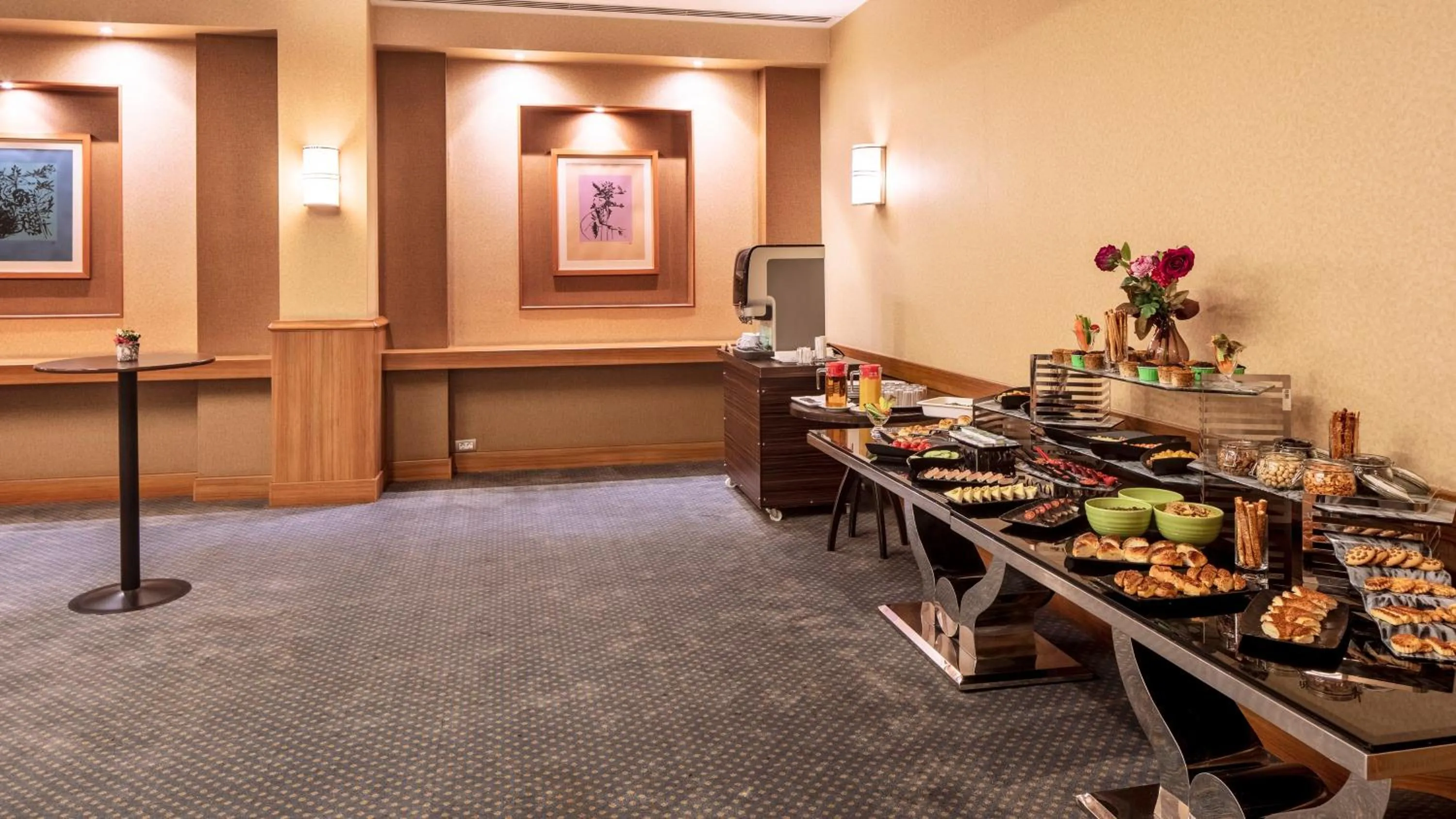 Meeting/conference room in Holiday Inn Sisli by IHG