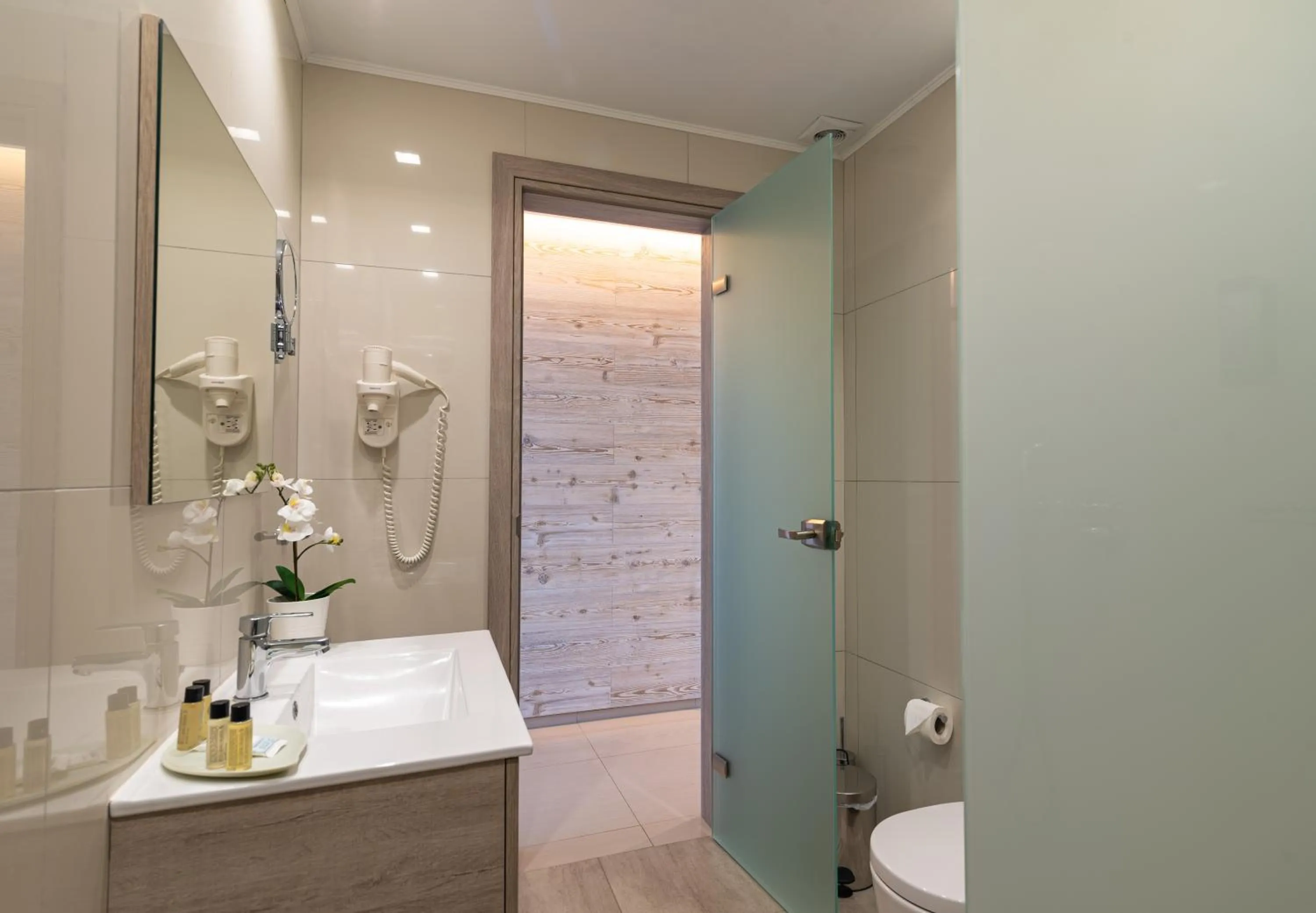 Bathroom in Orpheus Studios