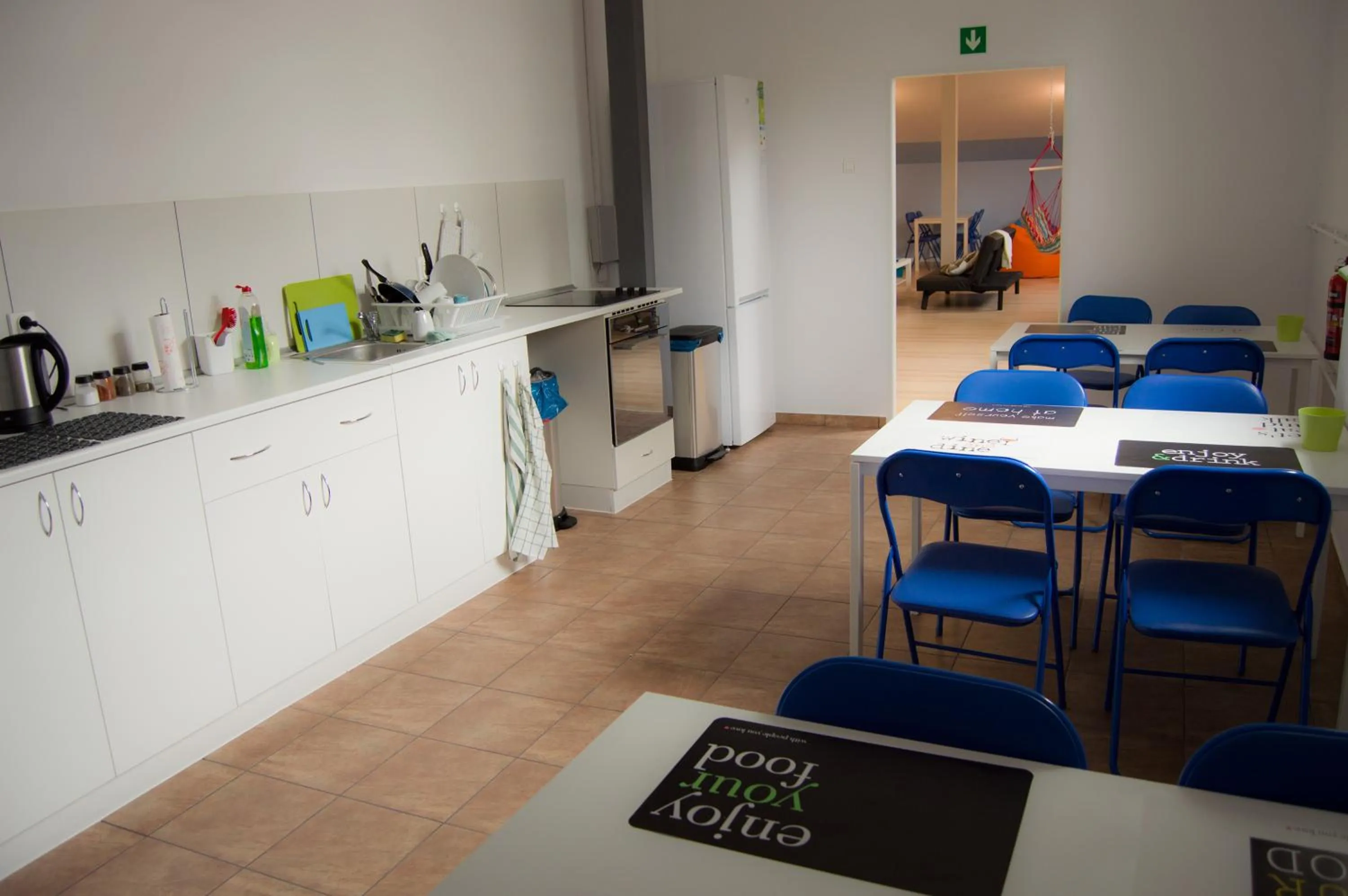 Communal kitchen in Smart Stay Hostel Gdynia