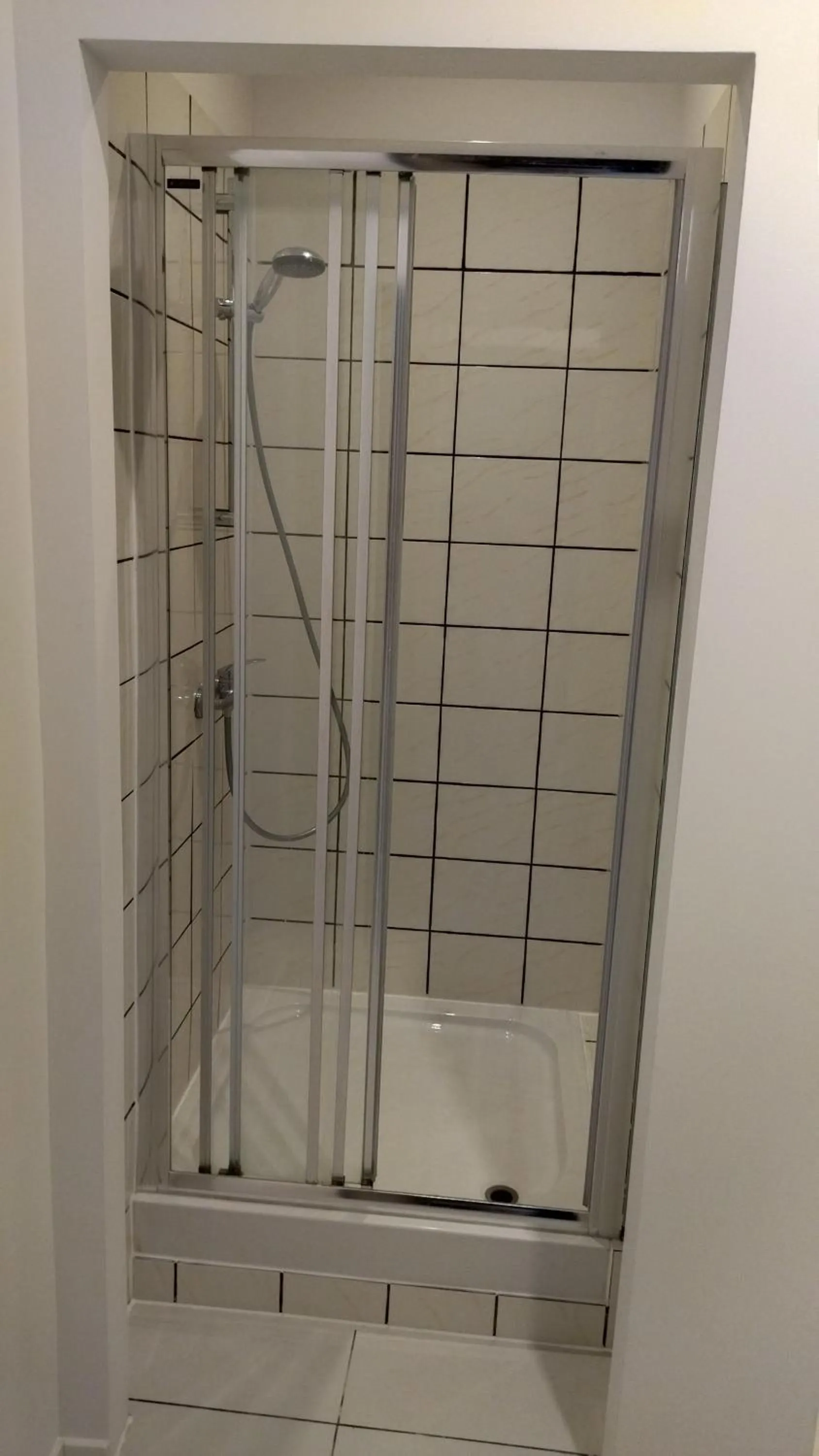 Shower in Smart Stay Hostel Gdynia