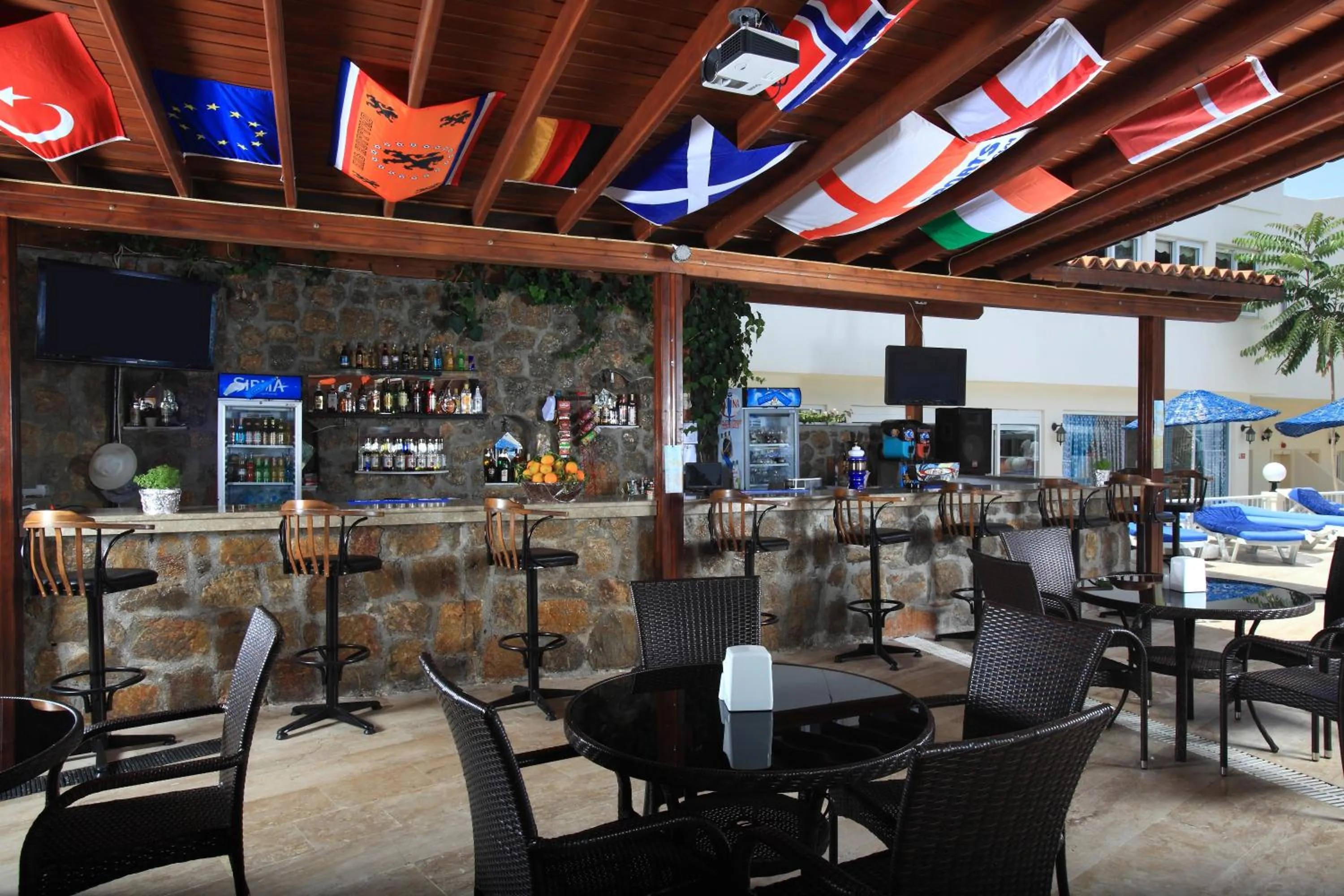 Lounge or bar in Summer Garden Suites Beach Hotel