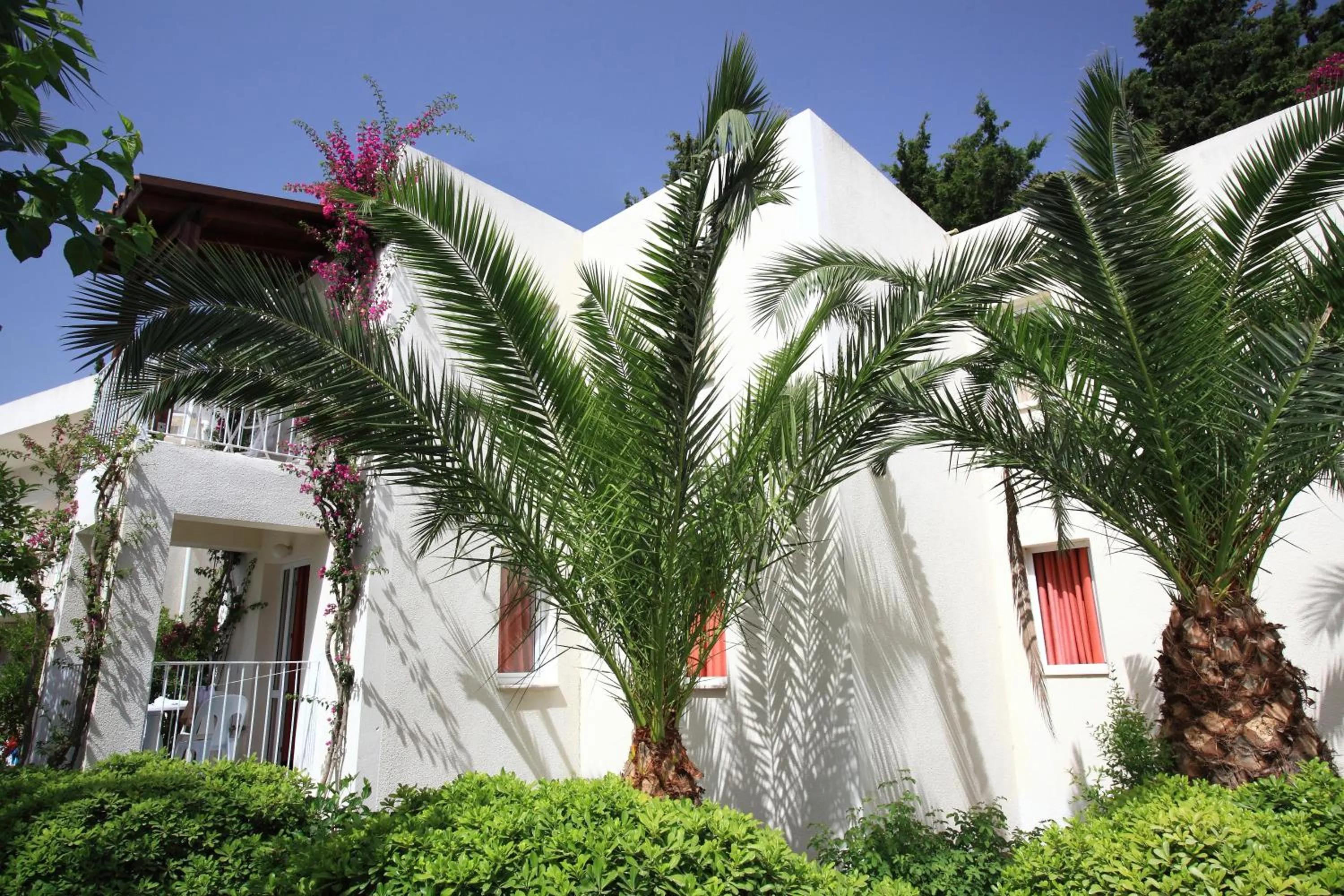 Property building in Summer Garden Suites Beach Hotel