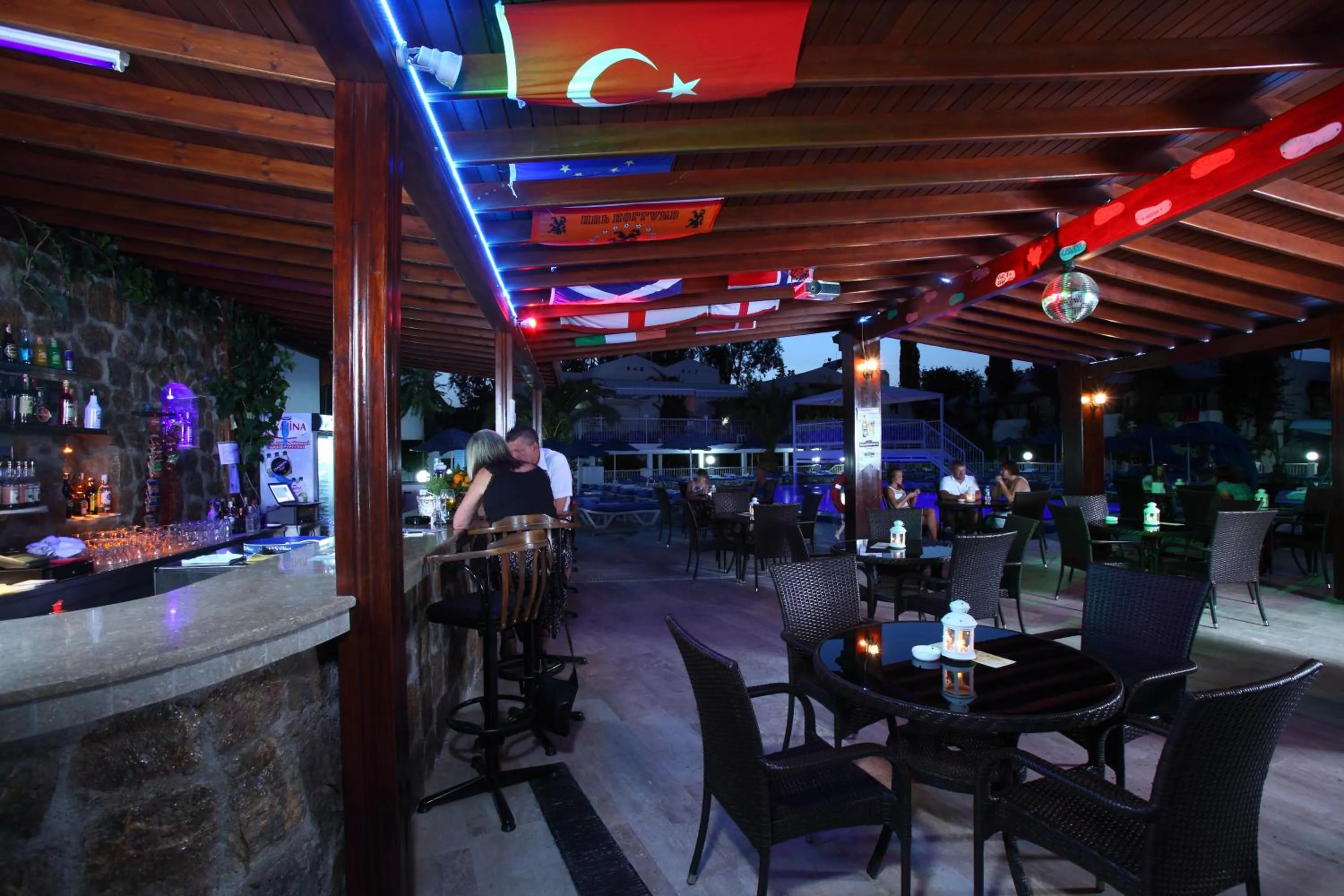 Lounge or bar in Summer Garden Suites Beach Hotel