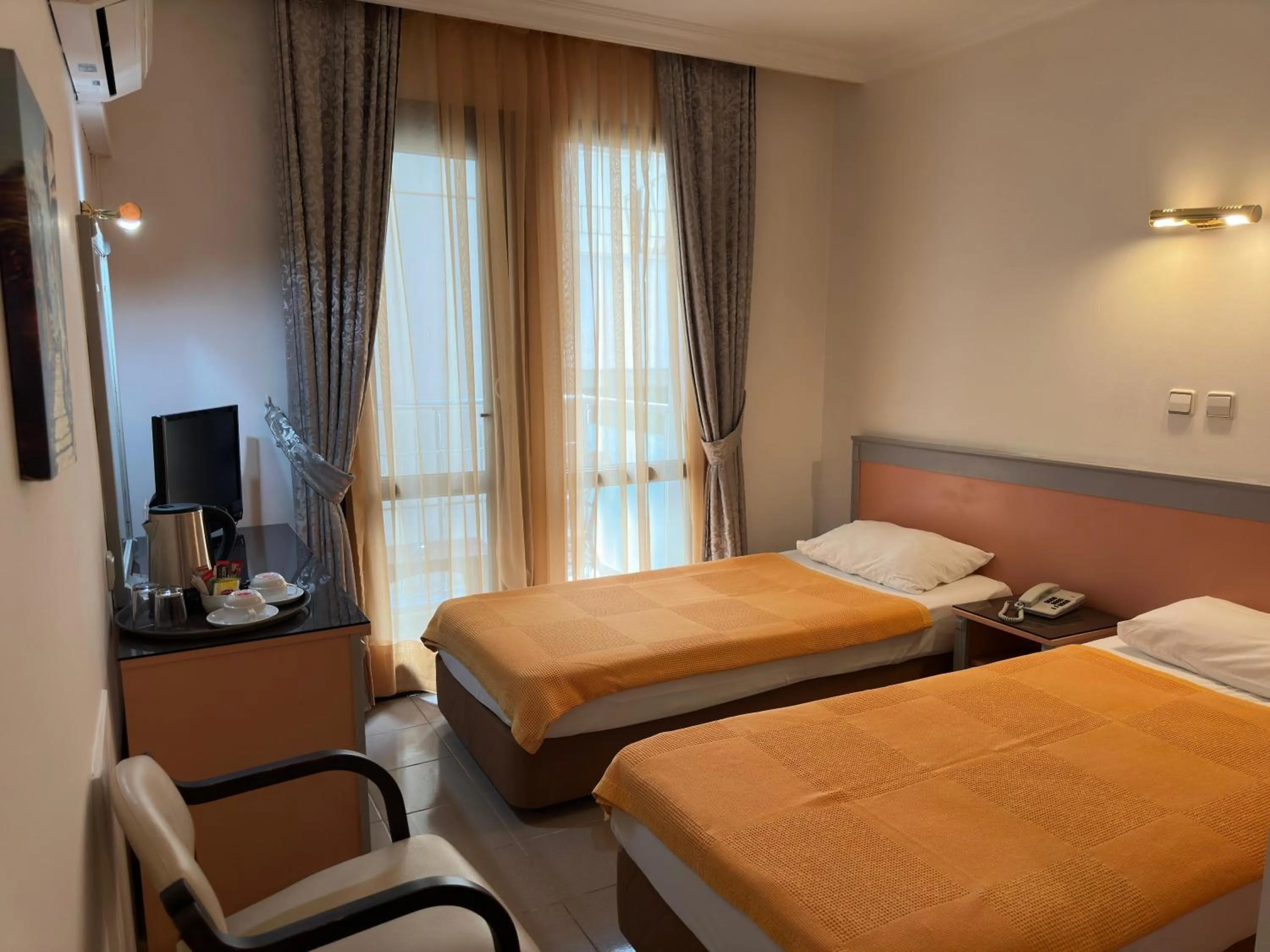 Bed in Ata Park Hotel