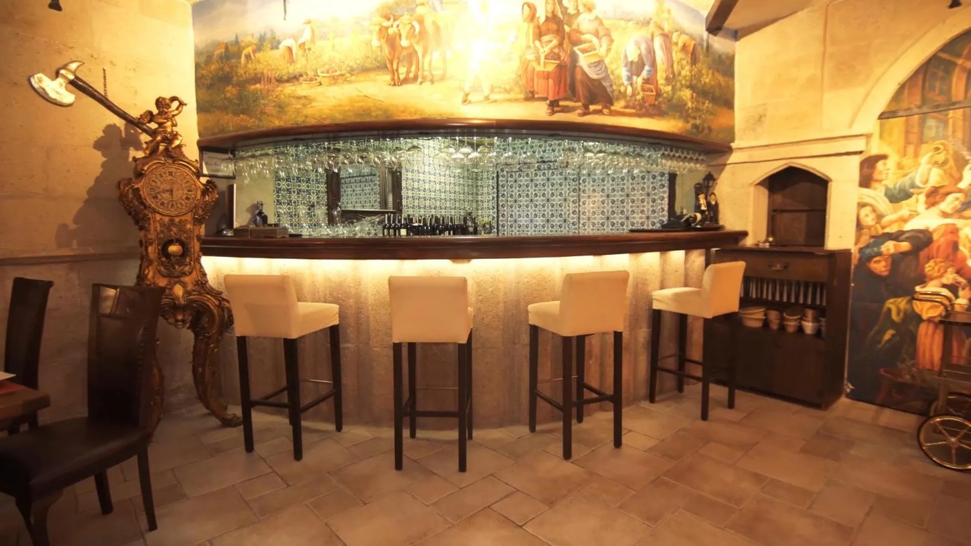 Restaurant/places to eat in Ata Park Hotel