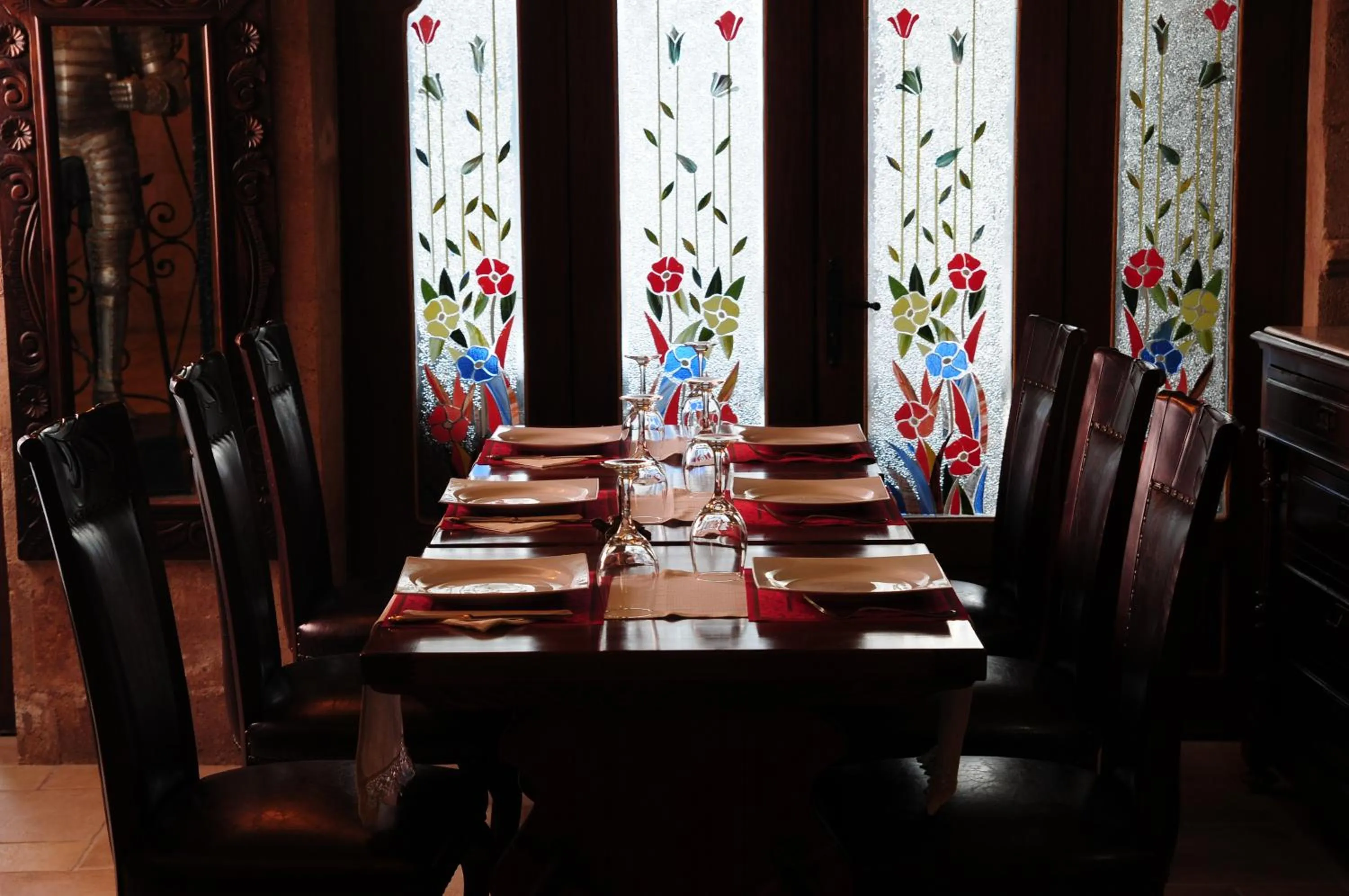 Restaurant/places to eat in Ata Park Hotel