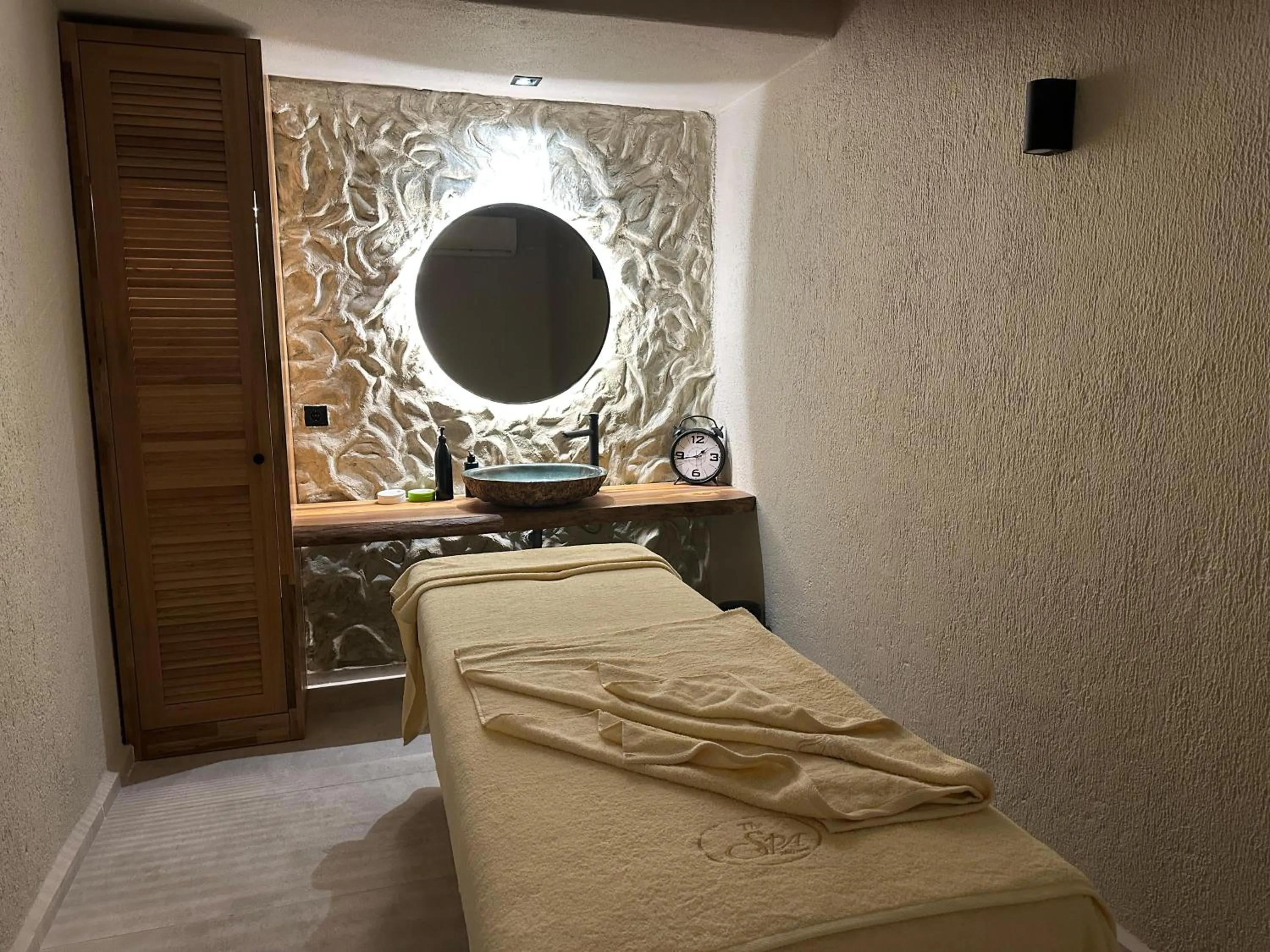 Massage, Bed in Ata Park Hotel