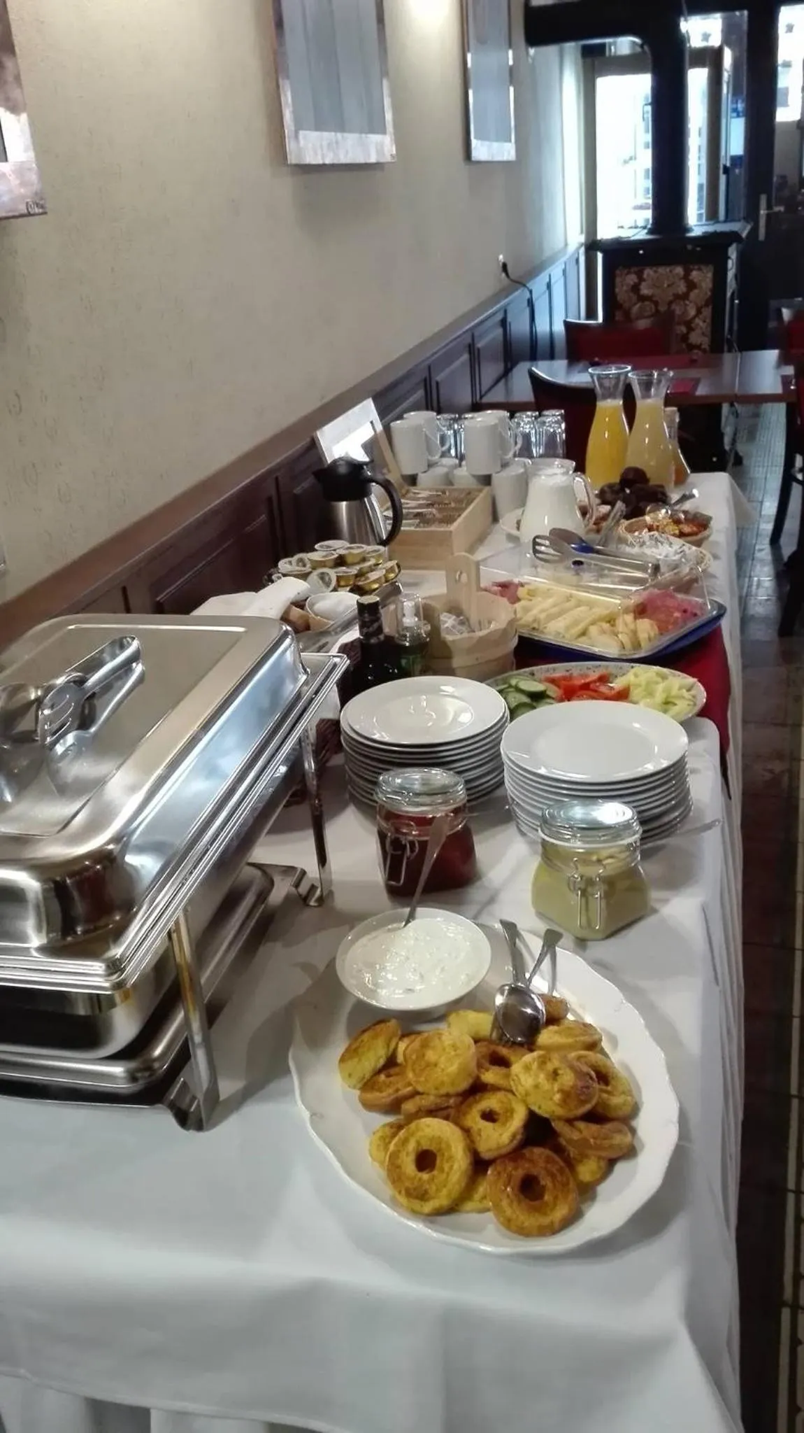 Buffet breakfast in Hotel Bristol