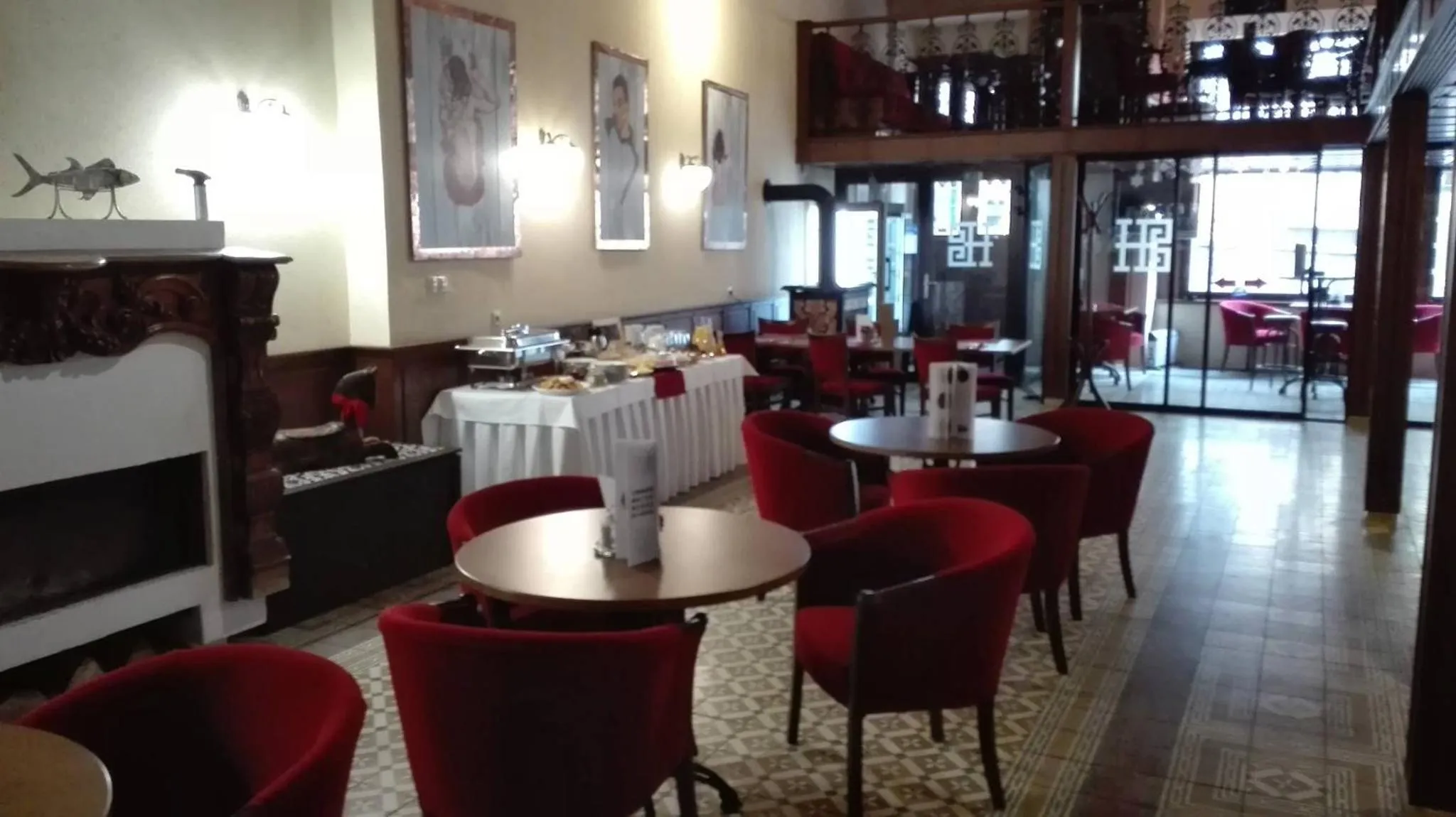 Buffet breakfast in Hotel Bristol