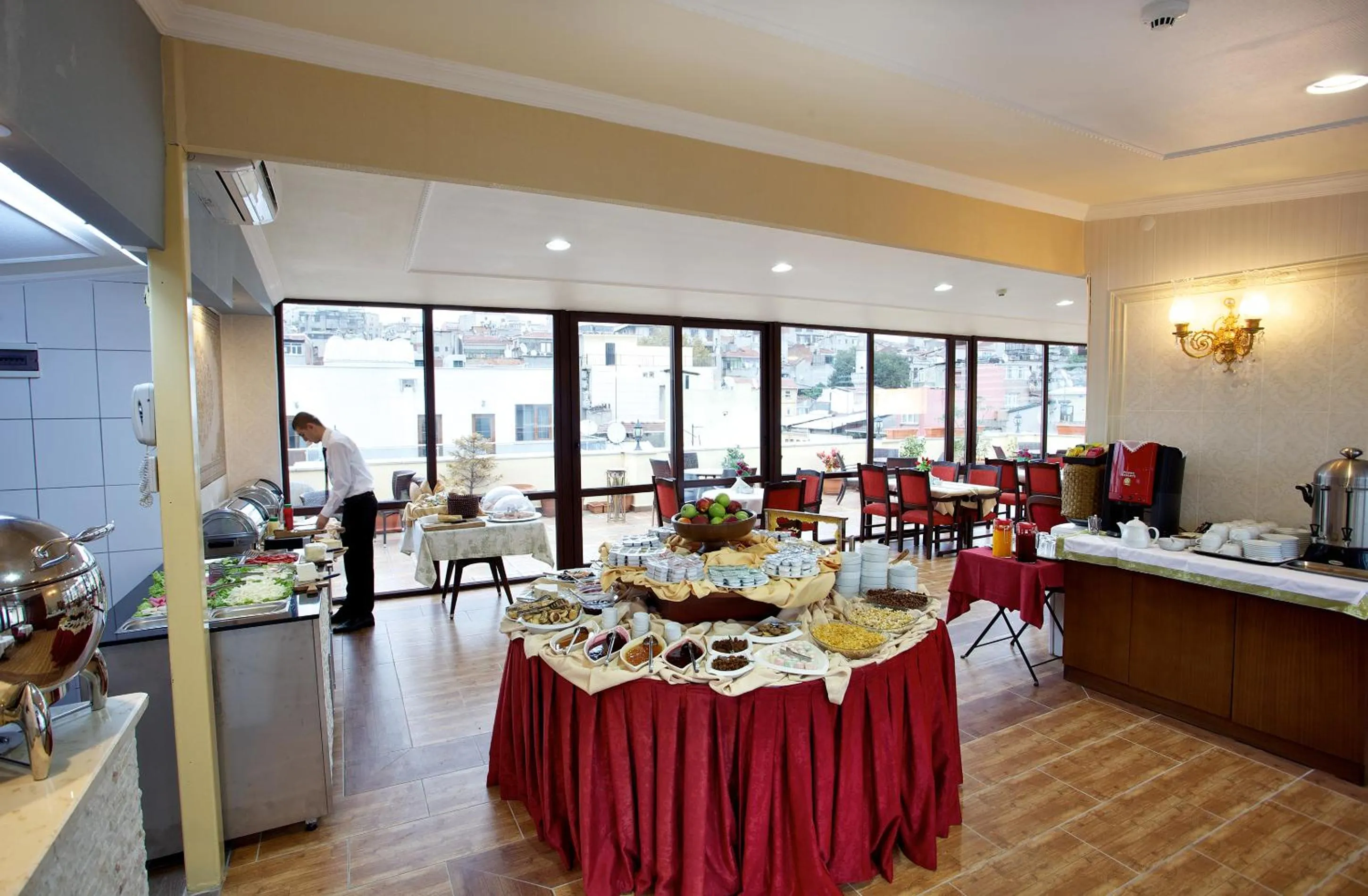 Restaurant/places to eat in Amber Hotel & Spa