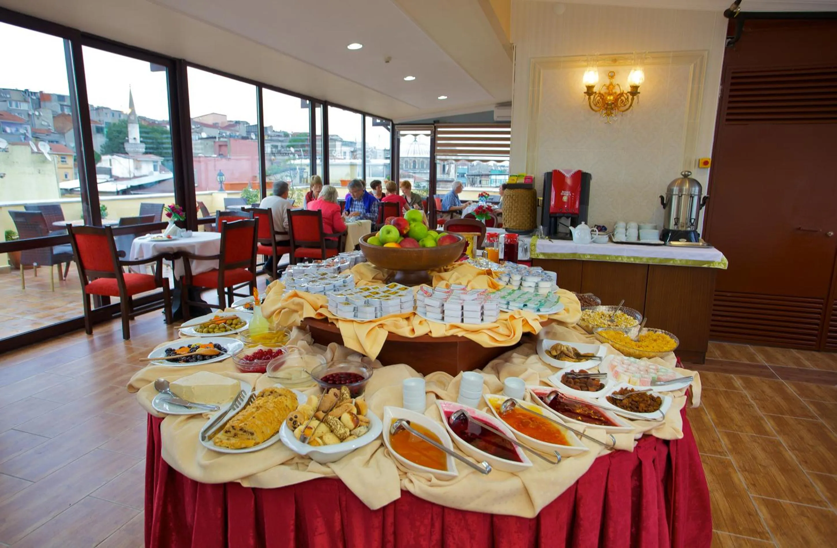 Restaurant/places to eat in Amber Hotel & Spa