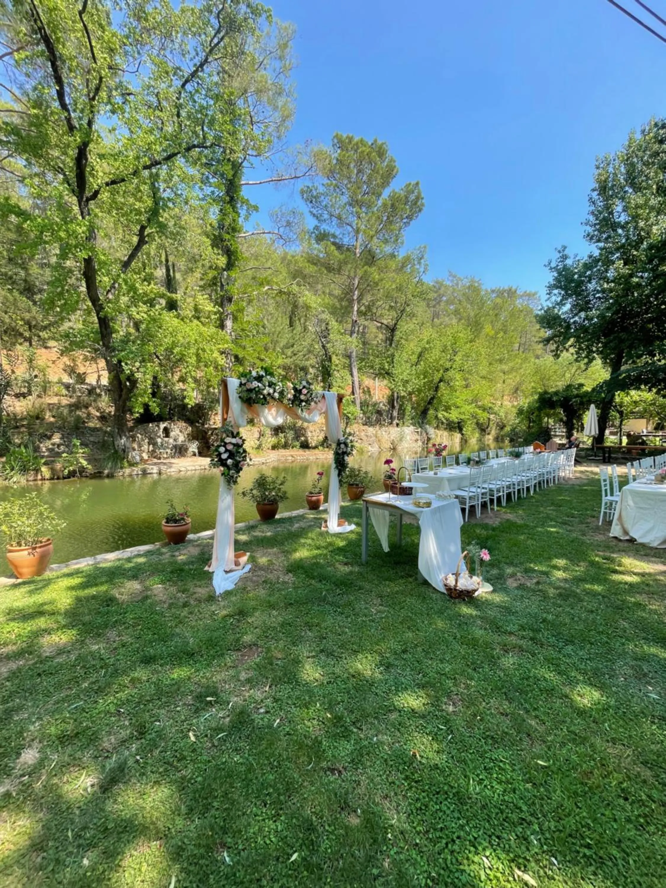 Restaurant/places to eat in Dalya Life