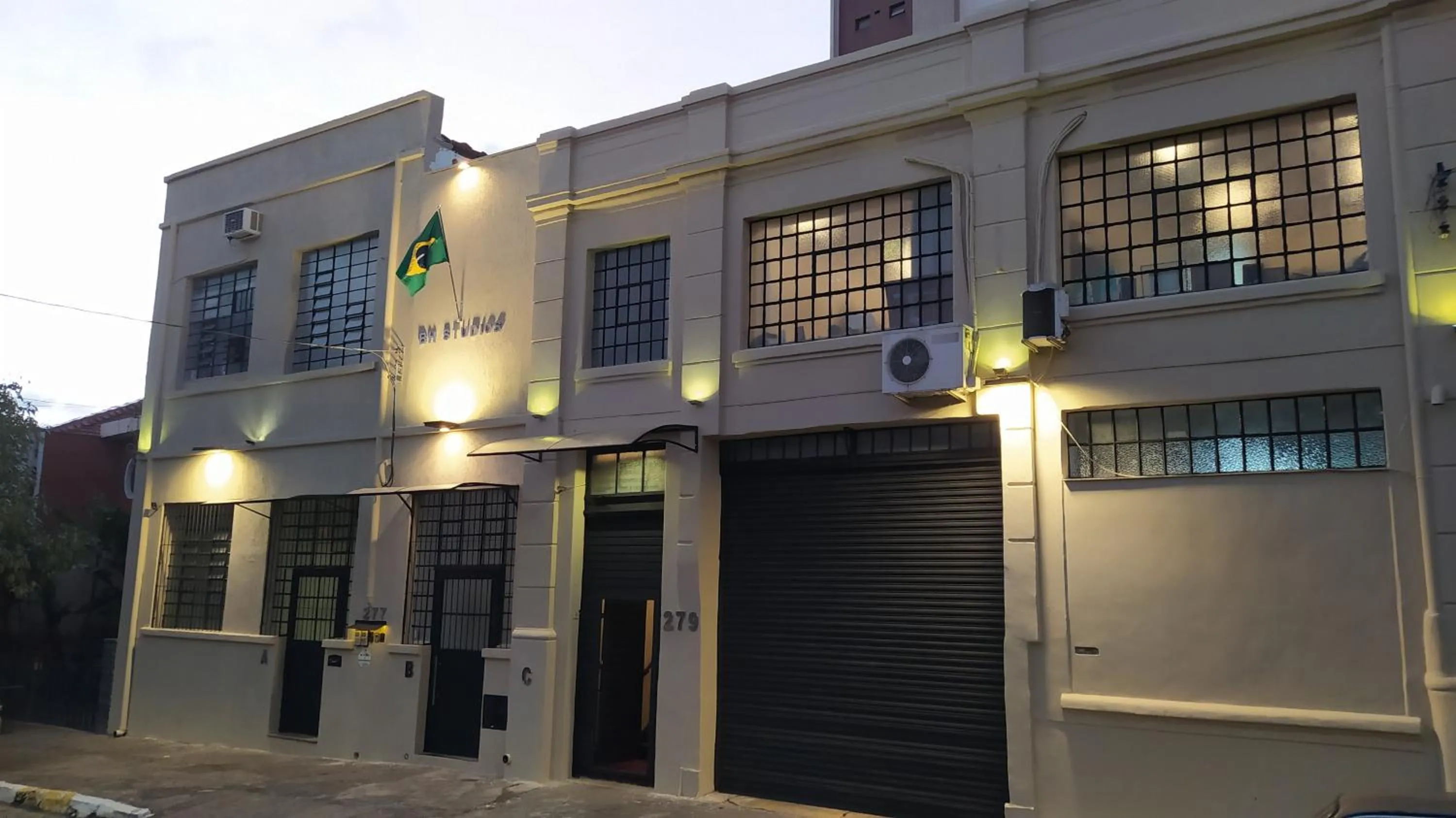 Facade/entrance in BH Studios Hotel Brás