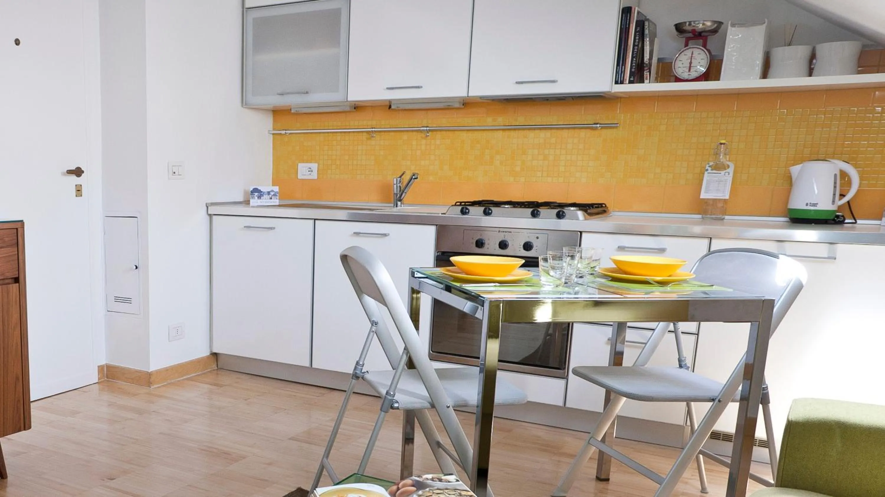 Kitchen or kitchenette in Italianway Easy - Alessi 10