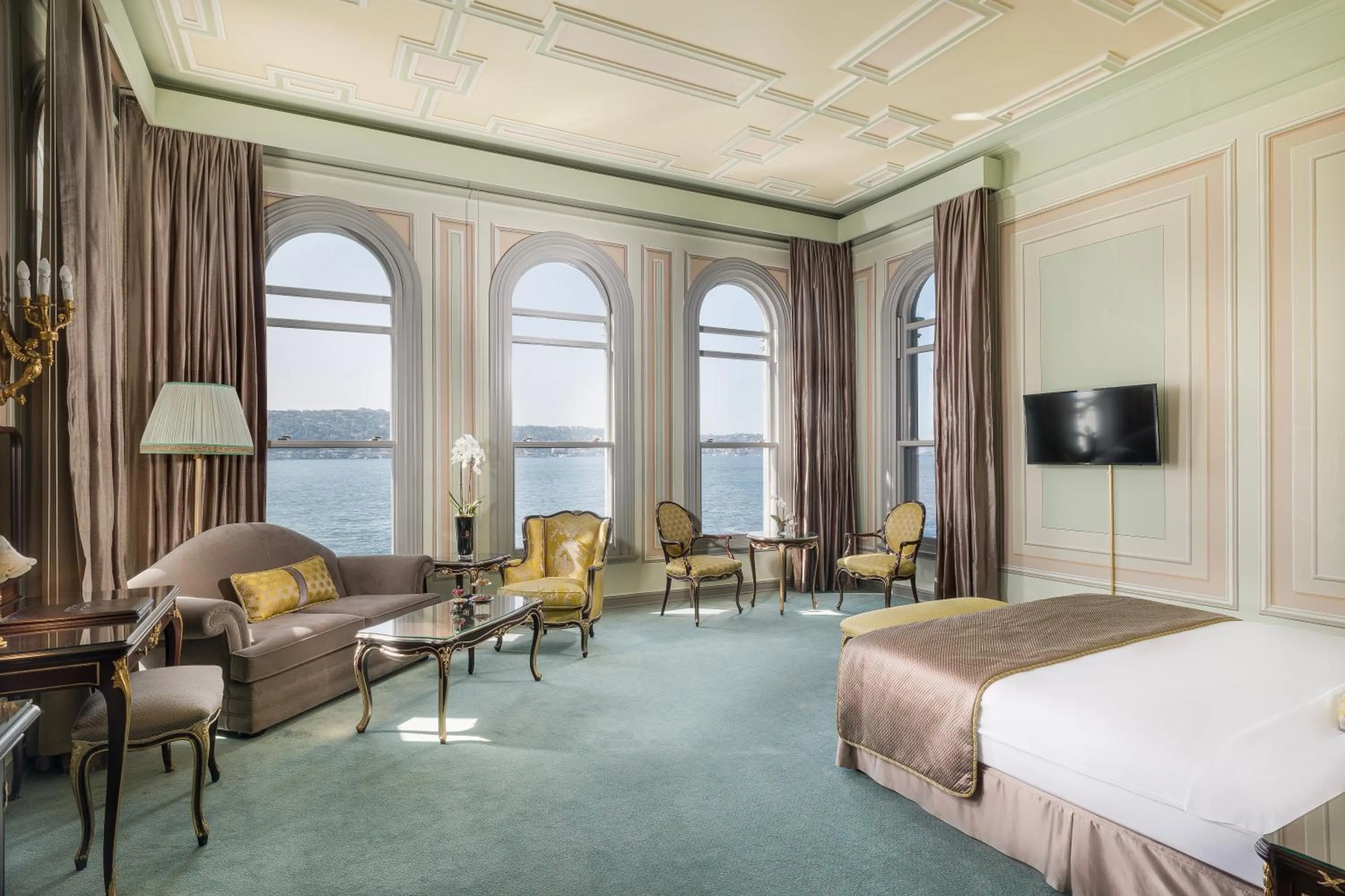 View (from property/room), Bed in Bosphorus Palace Hotel
