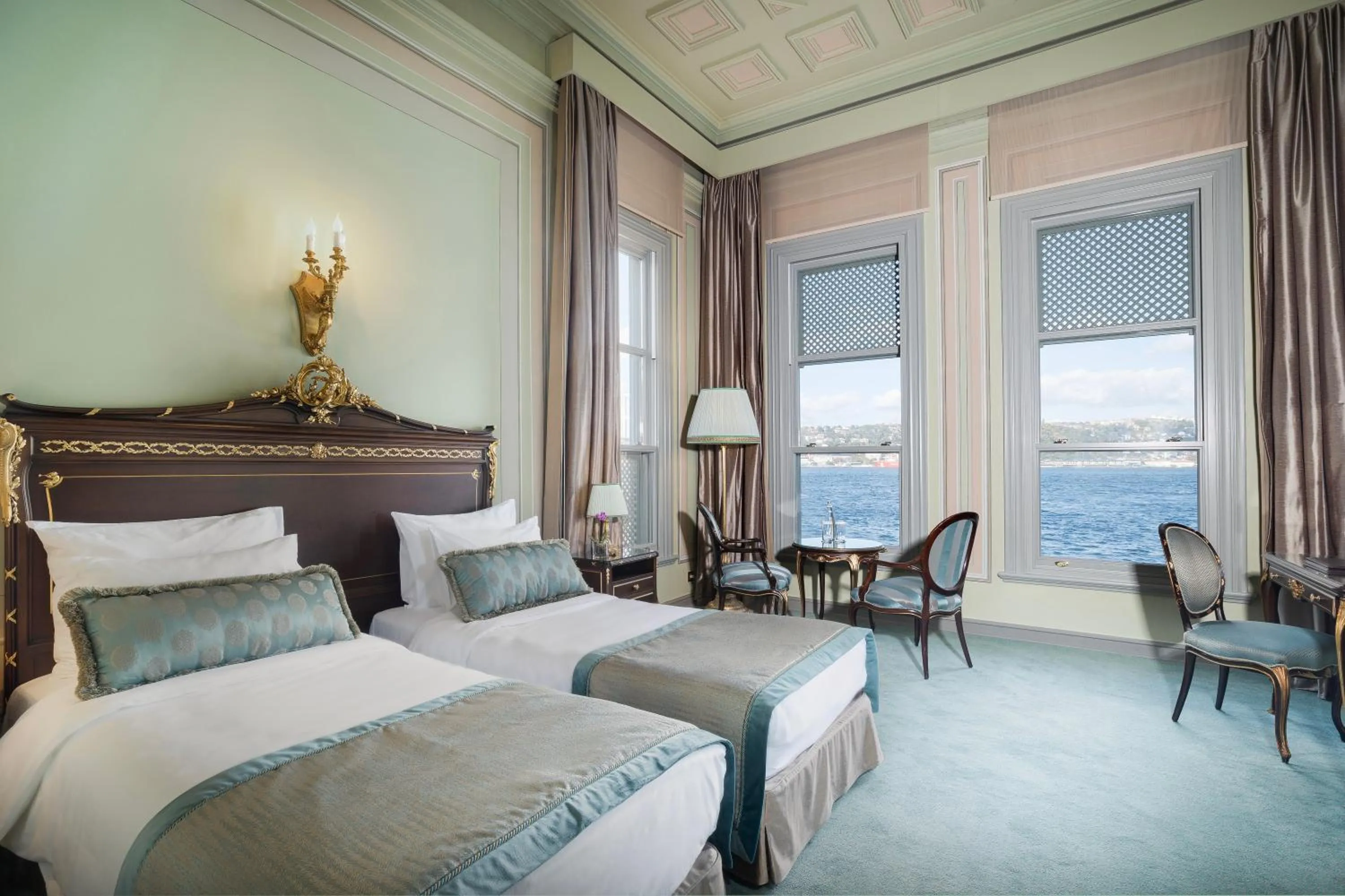 Photo of the whole room, Bed in Bosphorus Palace Hotel
