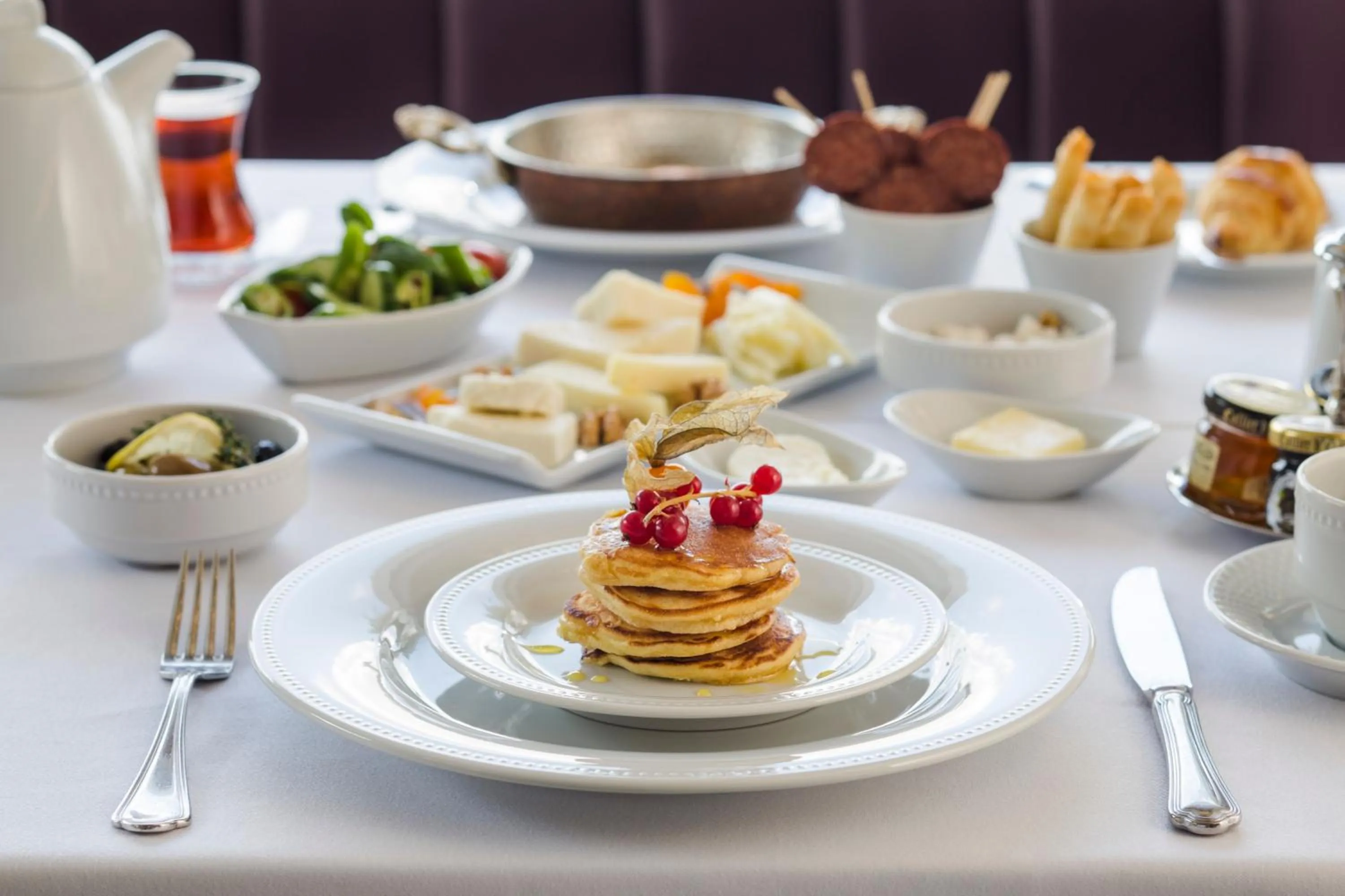 Restaurant/places to eat in Bosphorus Palace Hotel