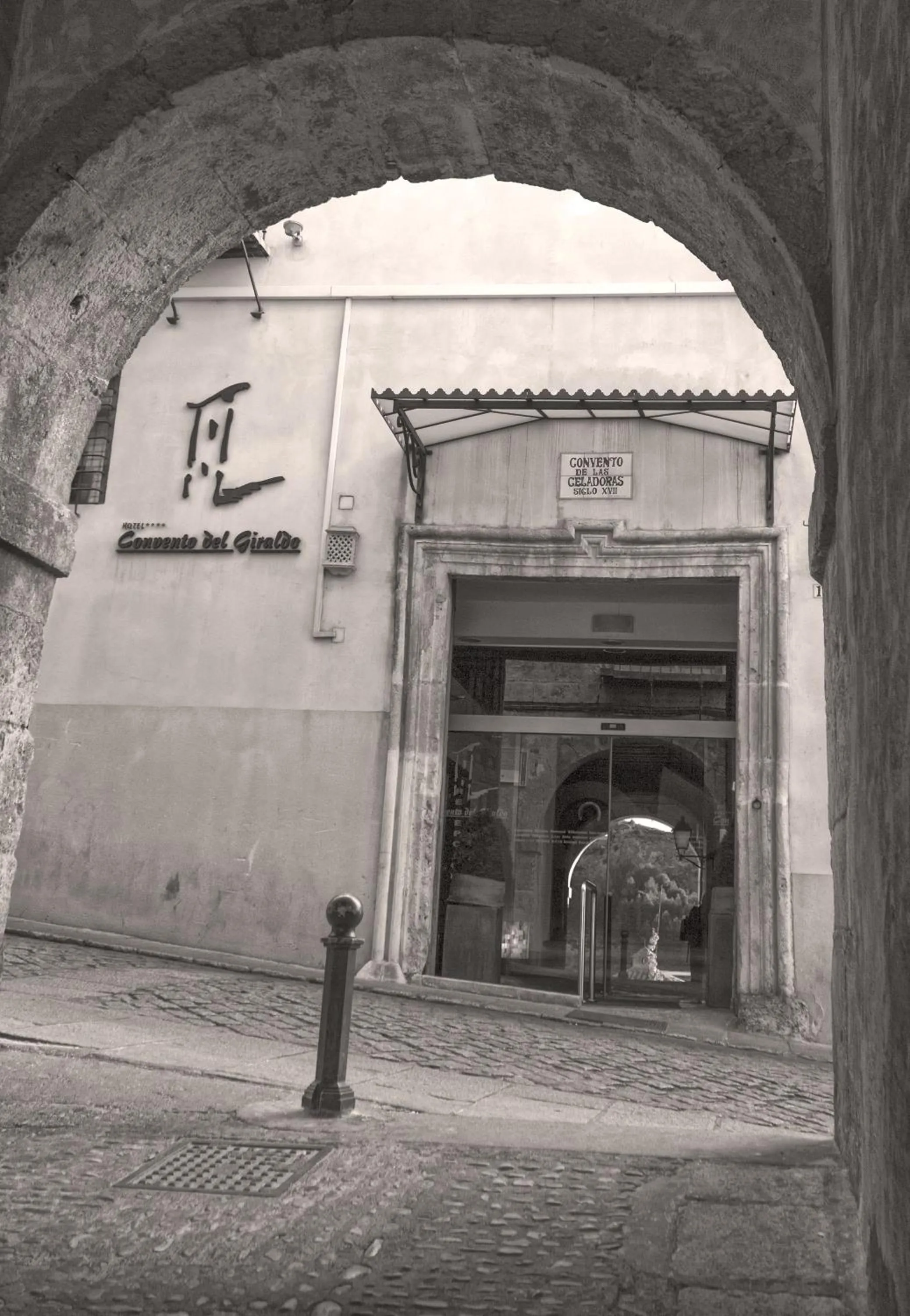 Facade/entrance in Hotel Convento Del Giraldo