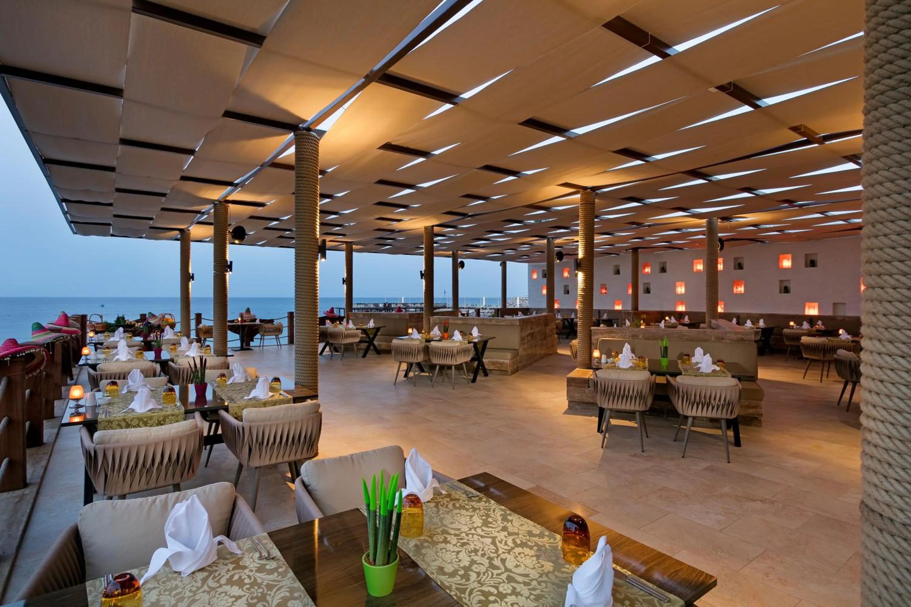 Restaurant/places to eat in Rixos Sungate - The Land of Legends Access