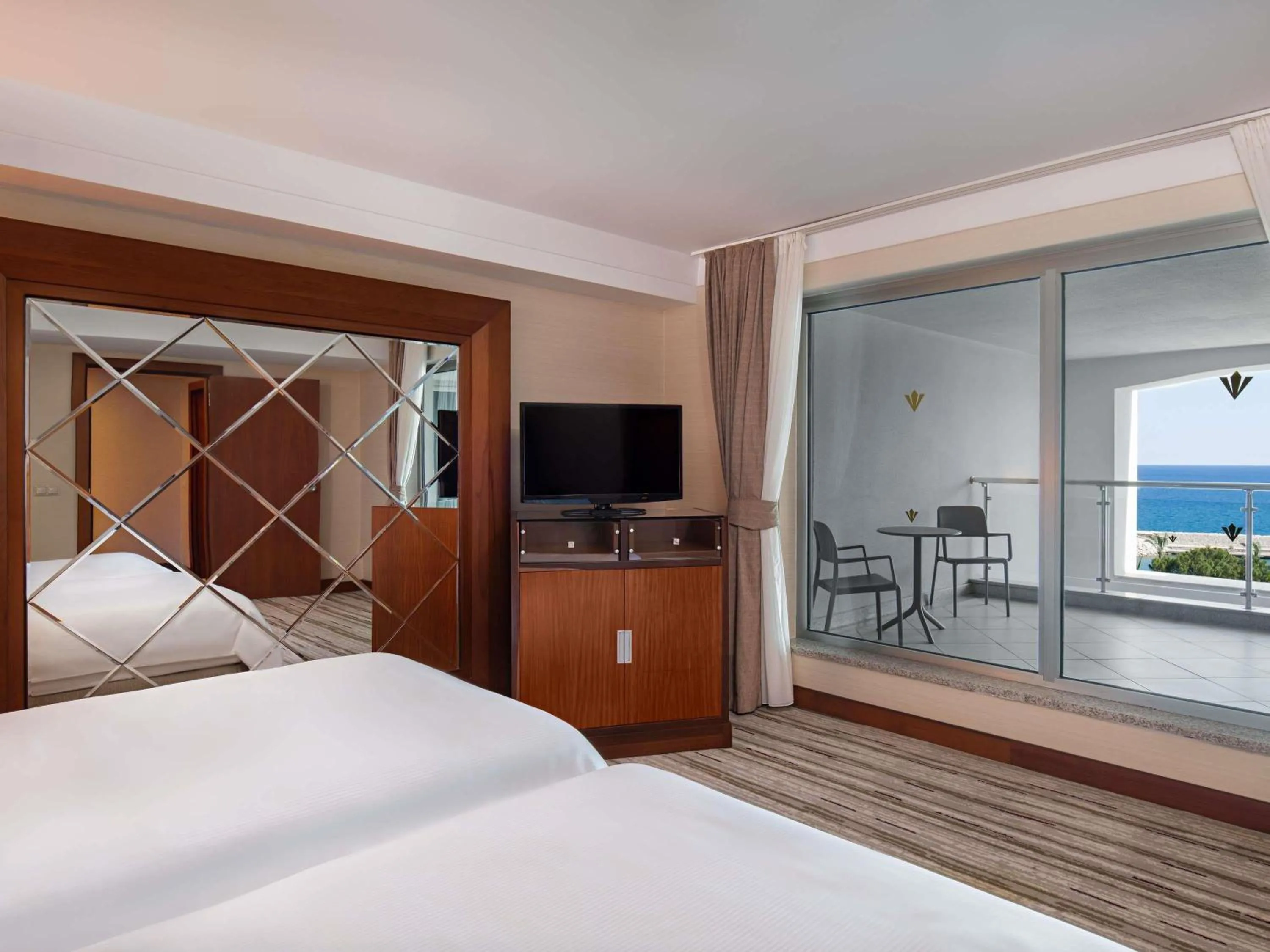 Bedroom, Bed in Rixos Sungate - The Land of Legends Access