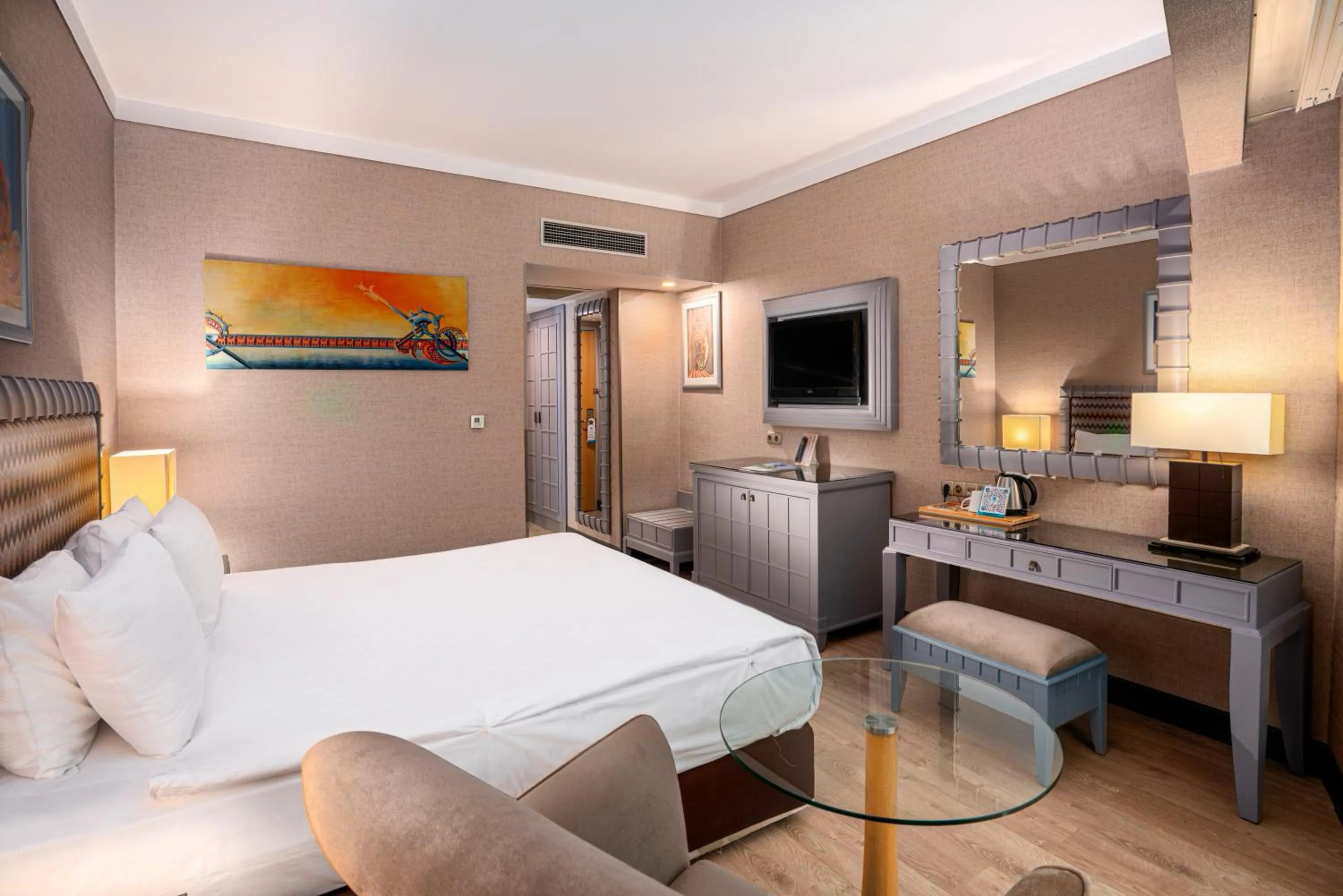 Photo of the whole room, Bed in Grand Hotel Konya