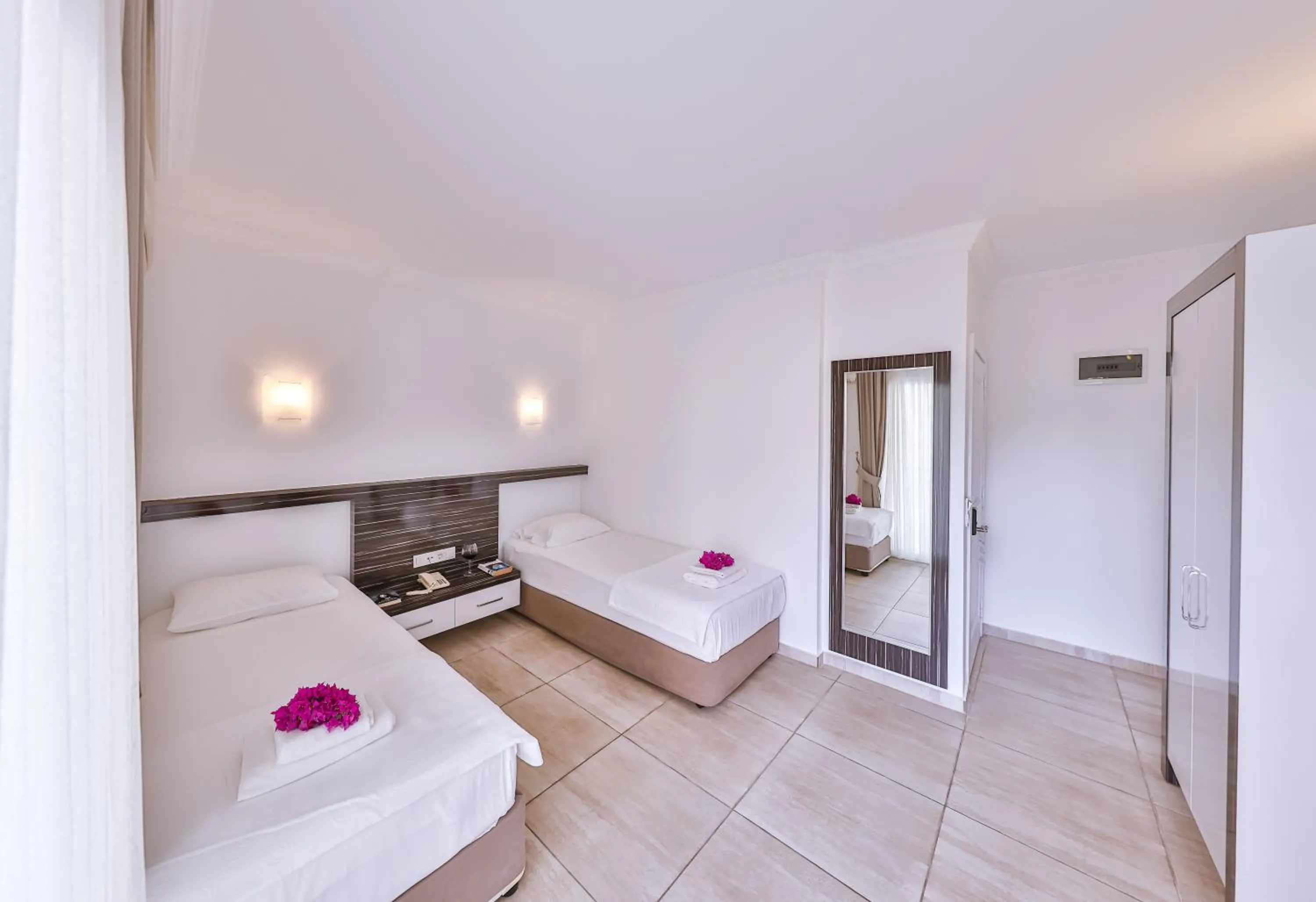 Photo of the whole room, Bed in Belinda Hotel