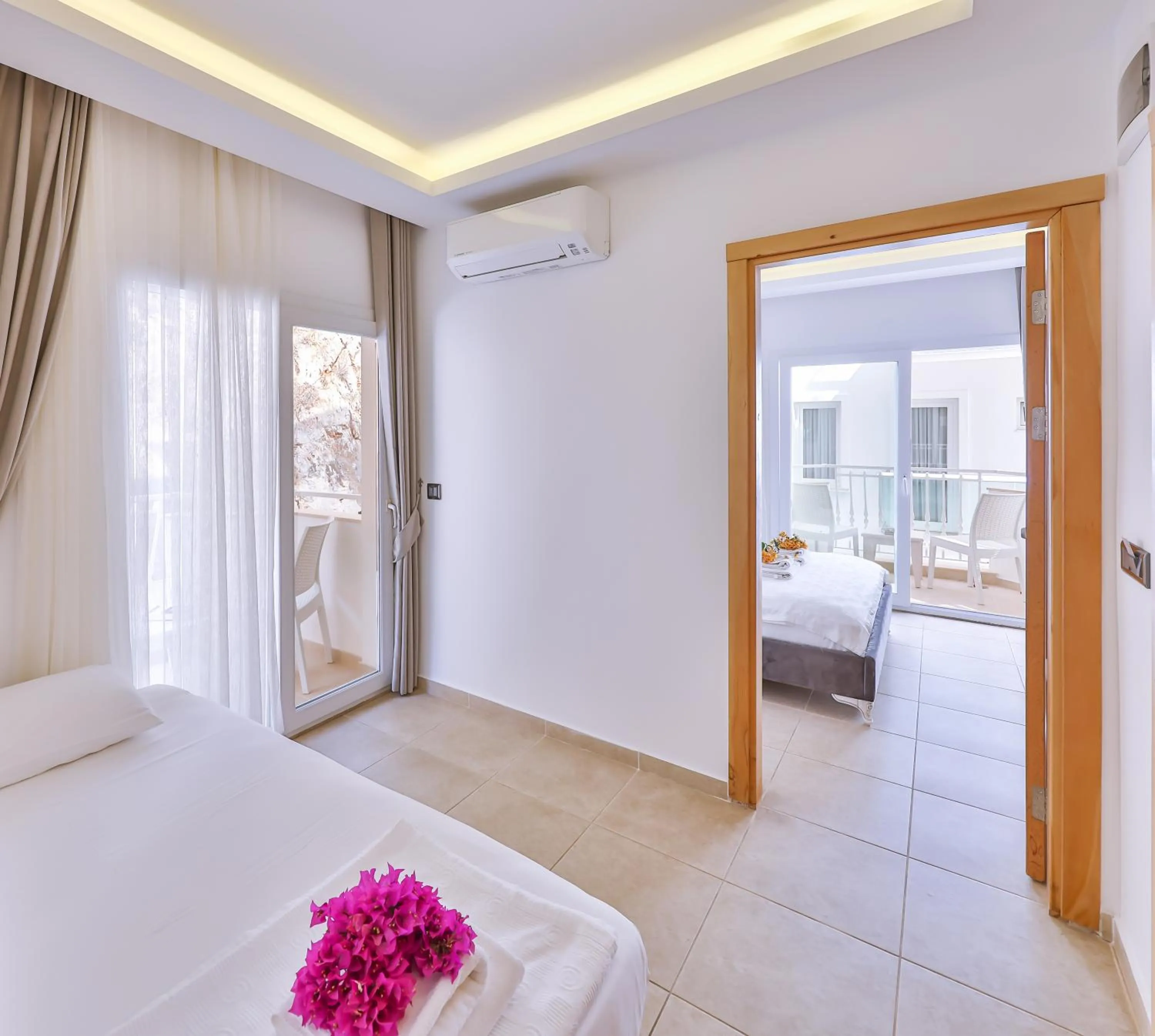 Photo of the whole room, Bed in Belinda Hotel