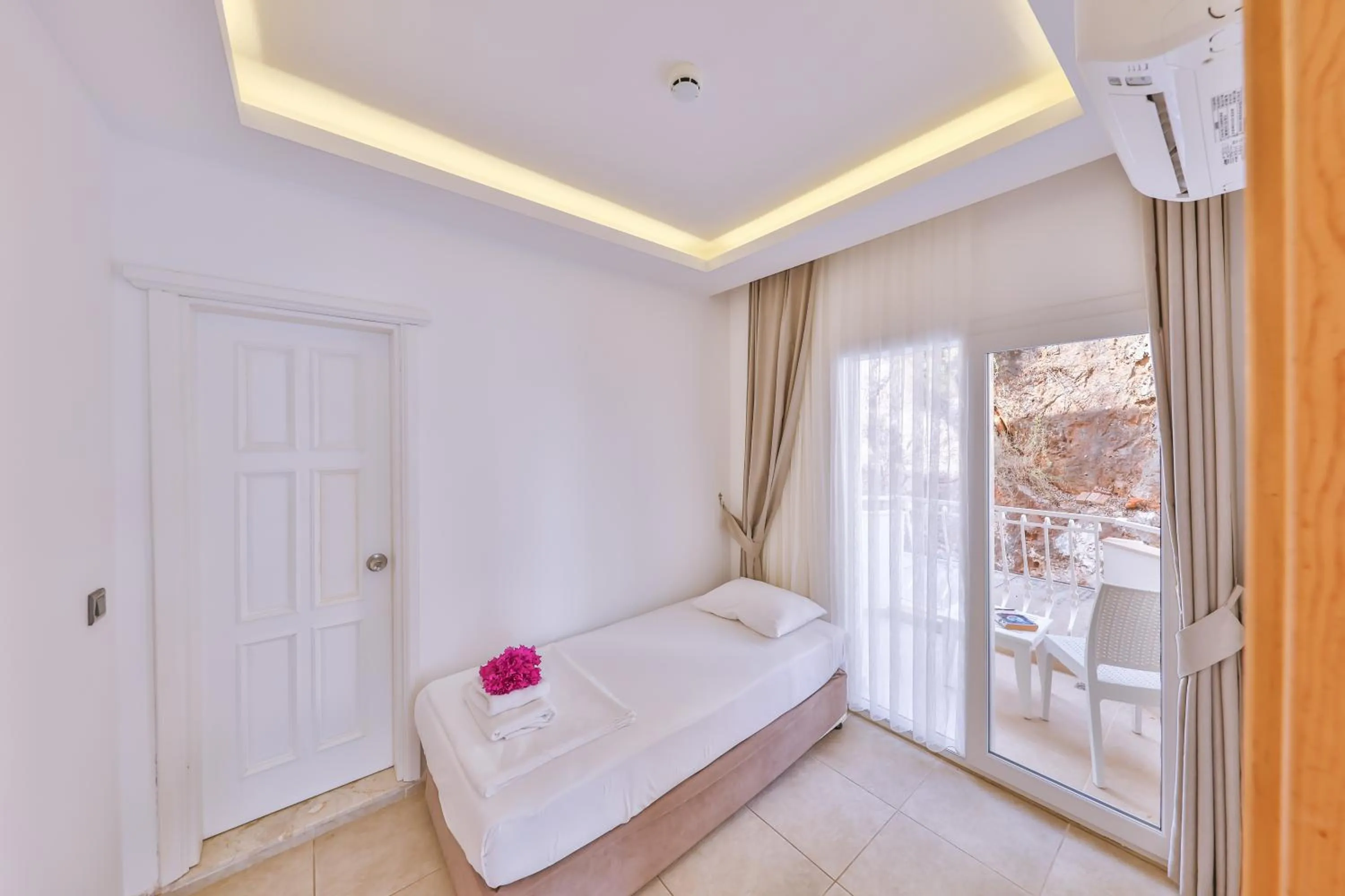 Massage, Bed in Belinda Hotel