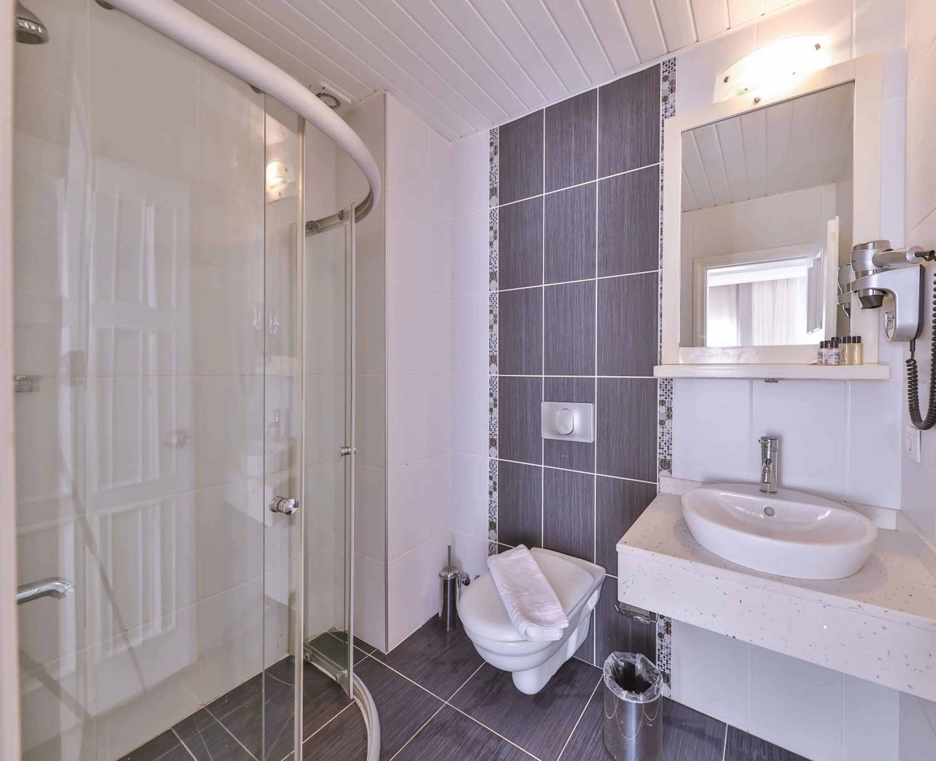 Bathroom in Belinda Hotel