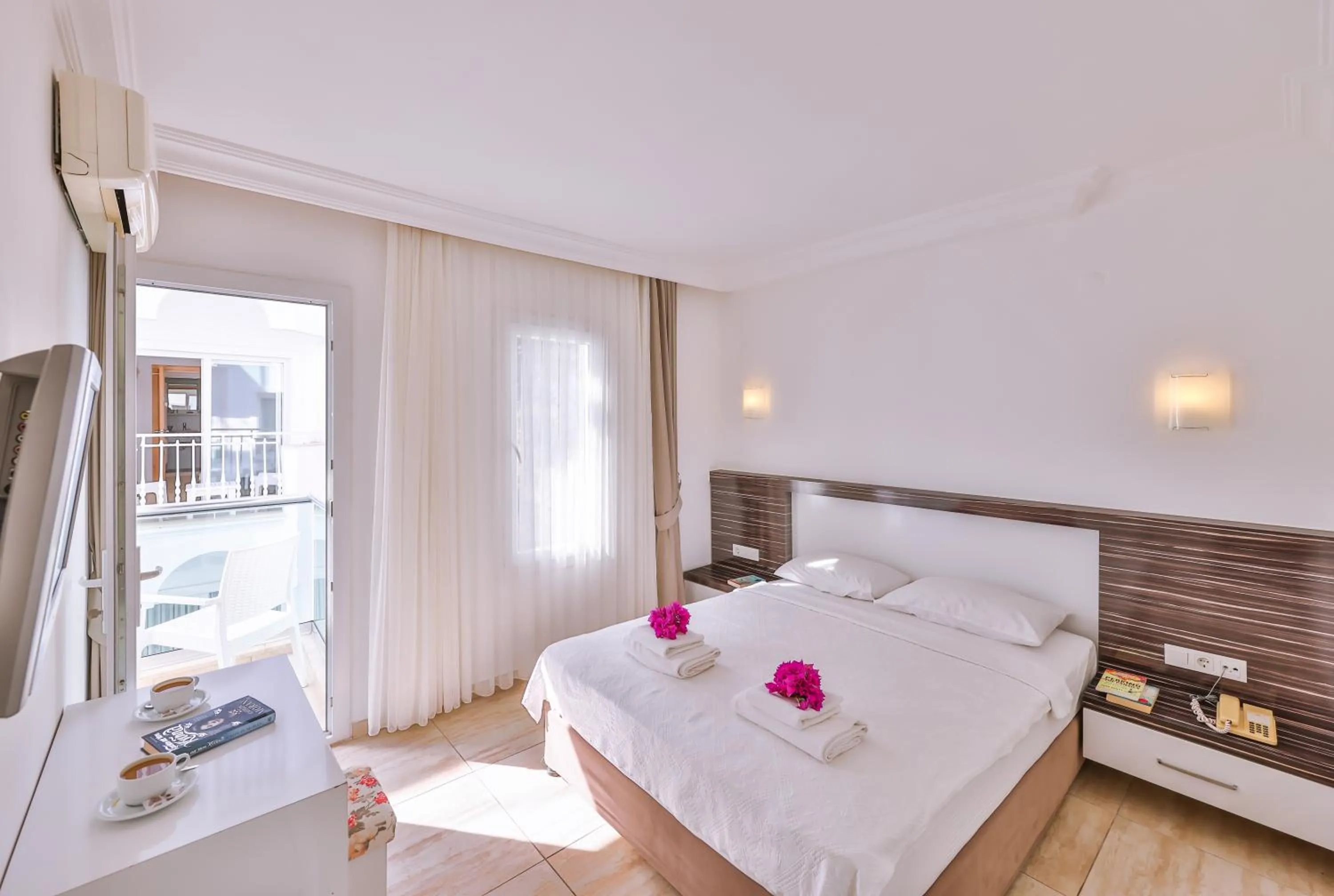 Photo of the whole room, Bed in Belinda Hotel