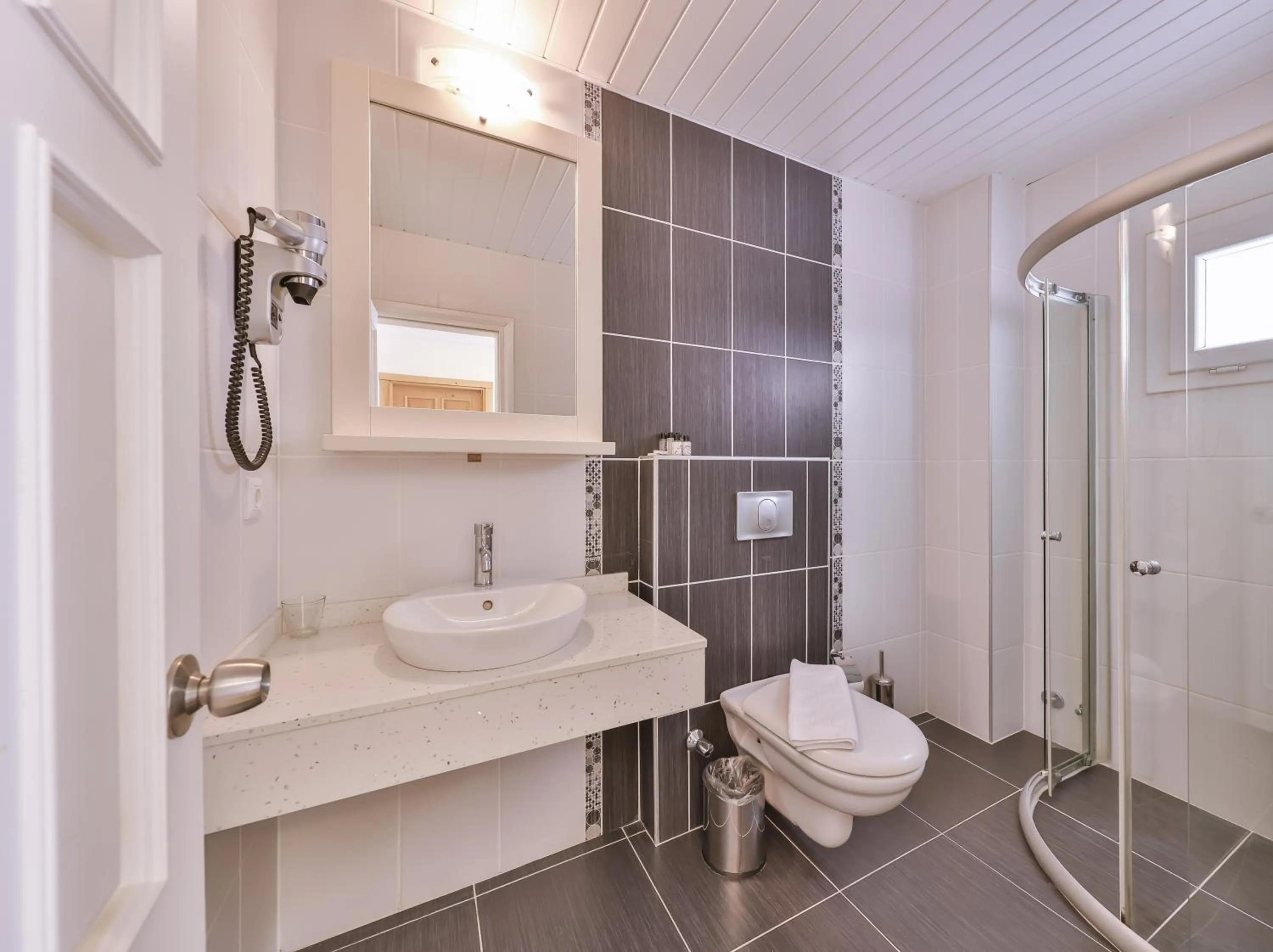 Bathroom in Belinda Hotel