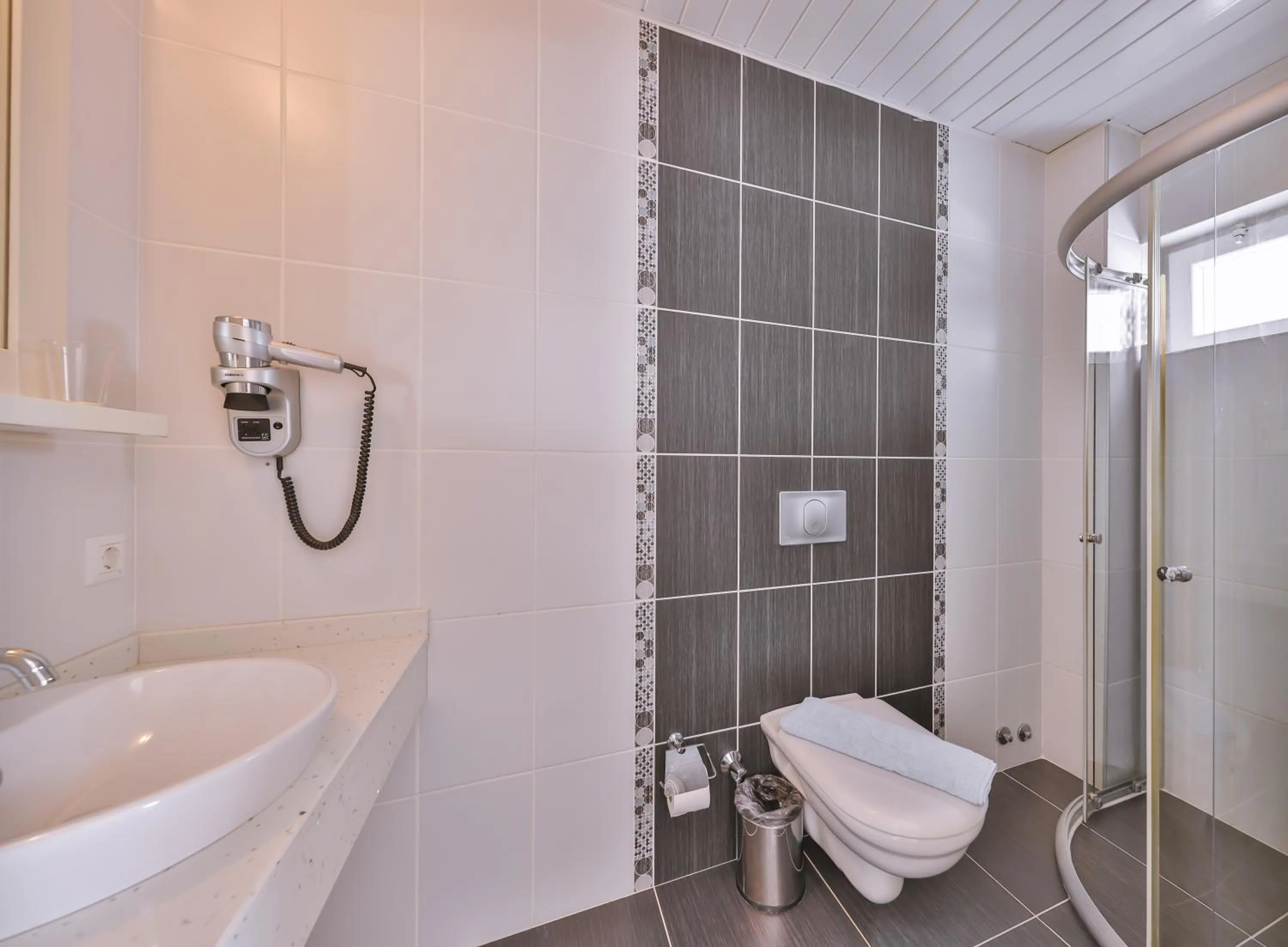 Bathroom in Belinda Hotel