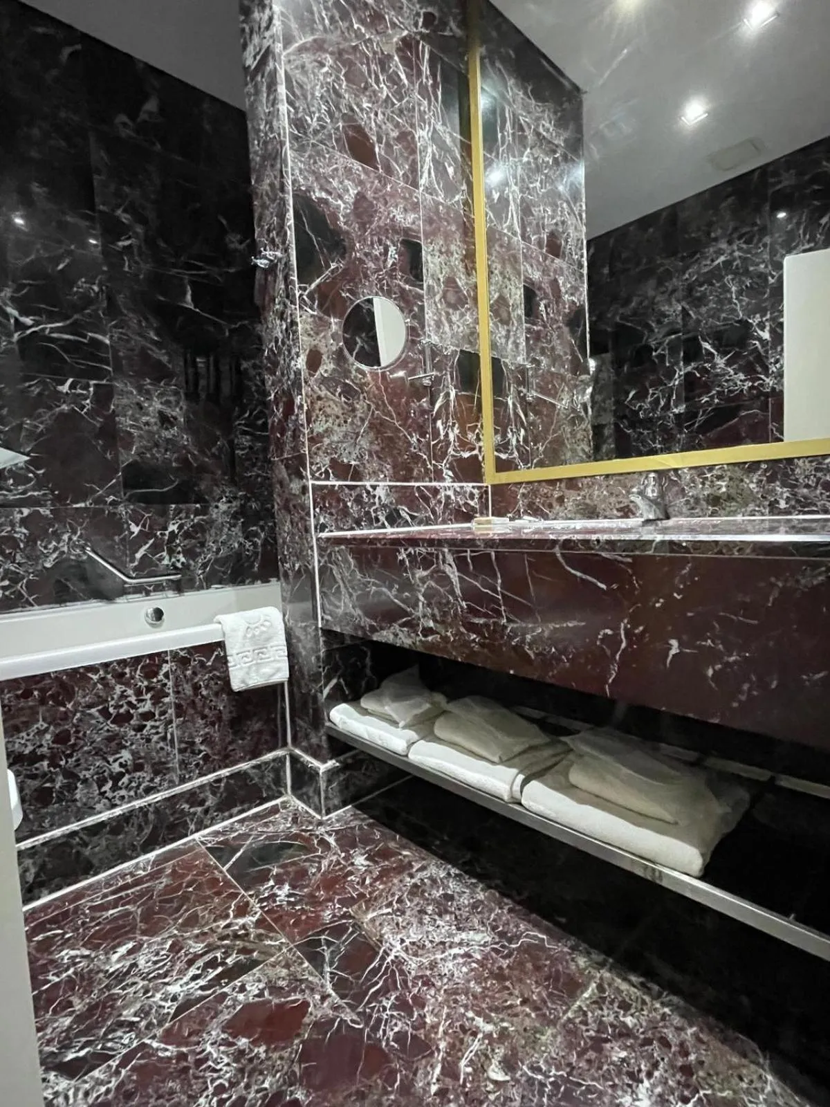 Shower in Misafir Suites 8 Istanbul