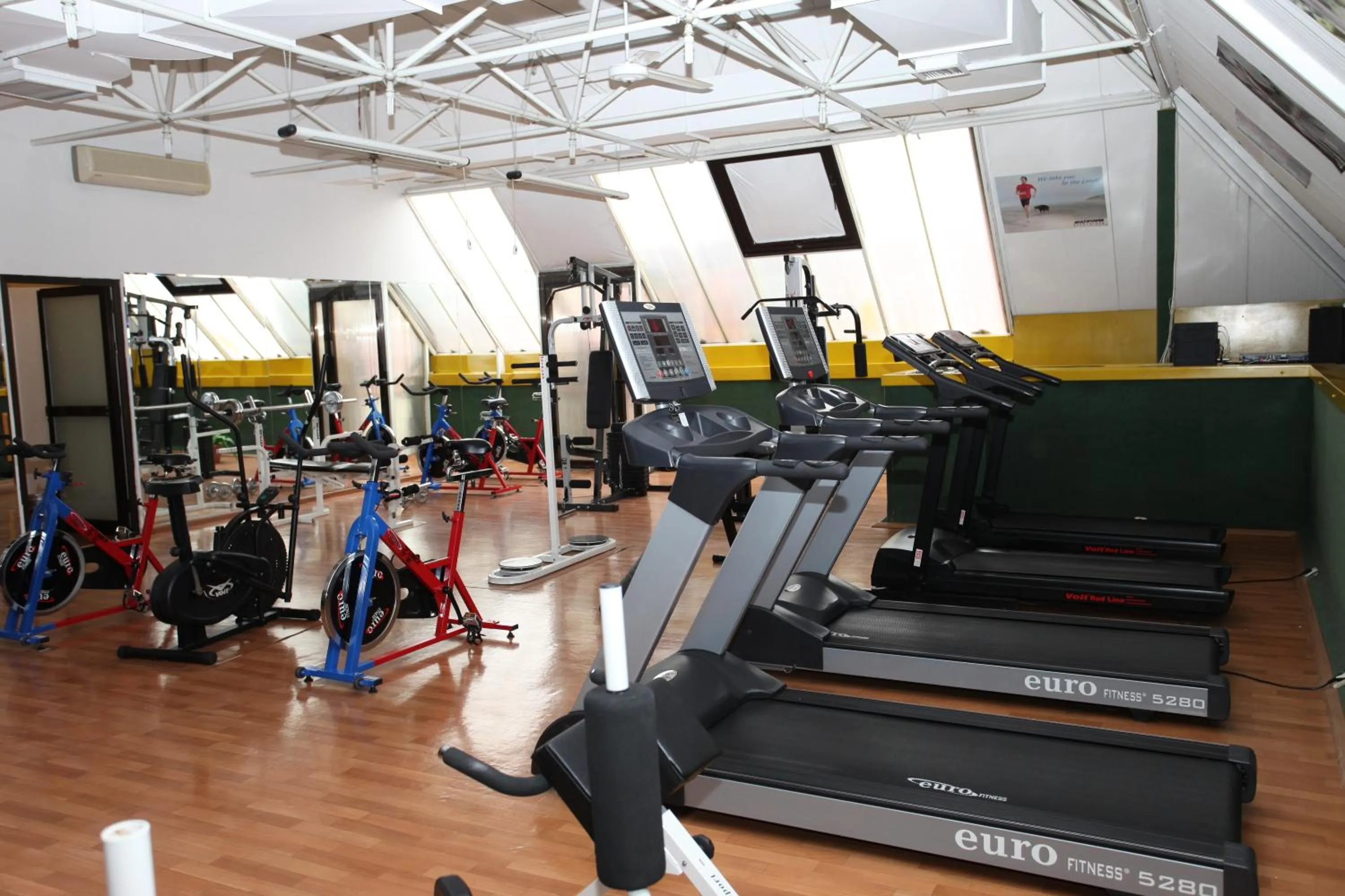 Fitness centre/facilities in Güneş Hotel Merter