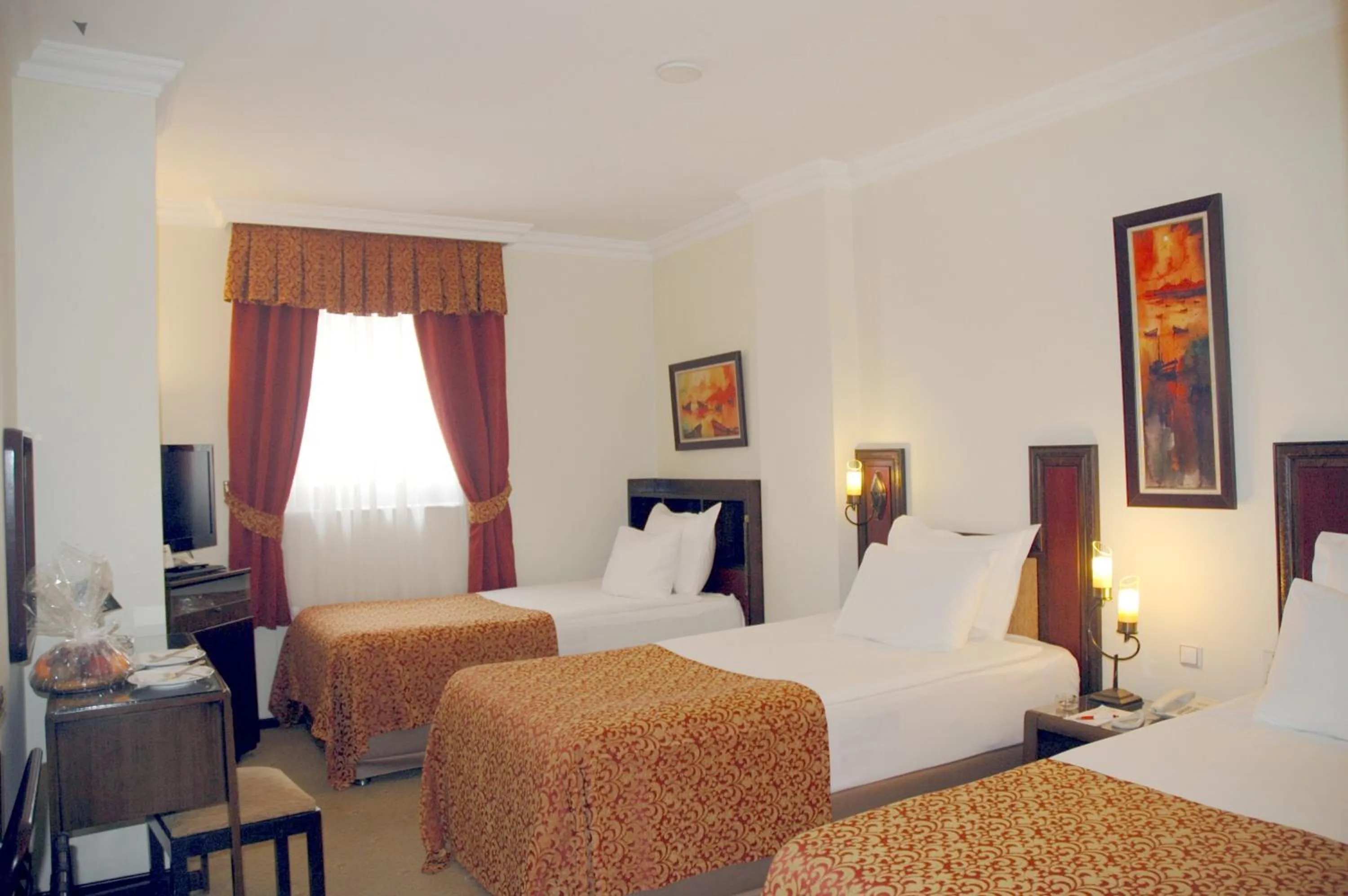 Photo of the whole room, Bed in Güneş Hotel Merter