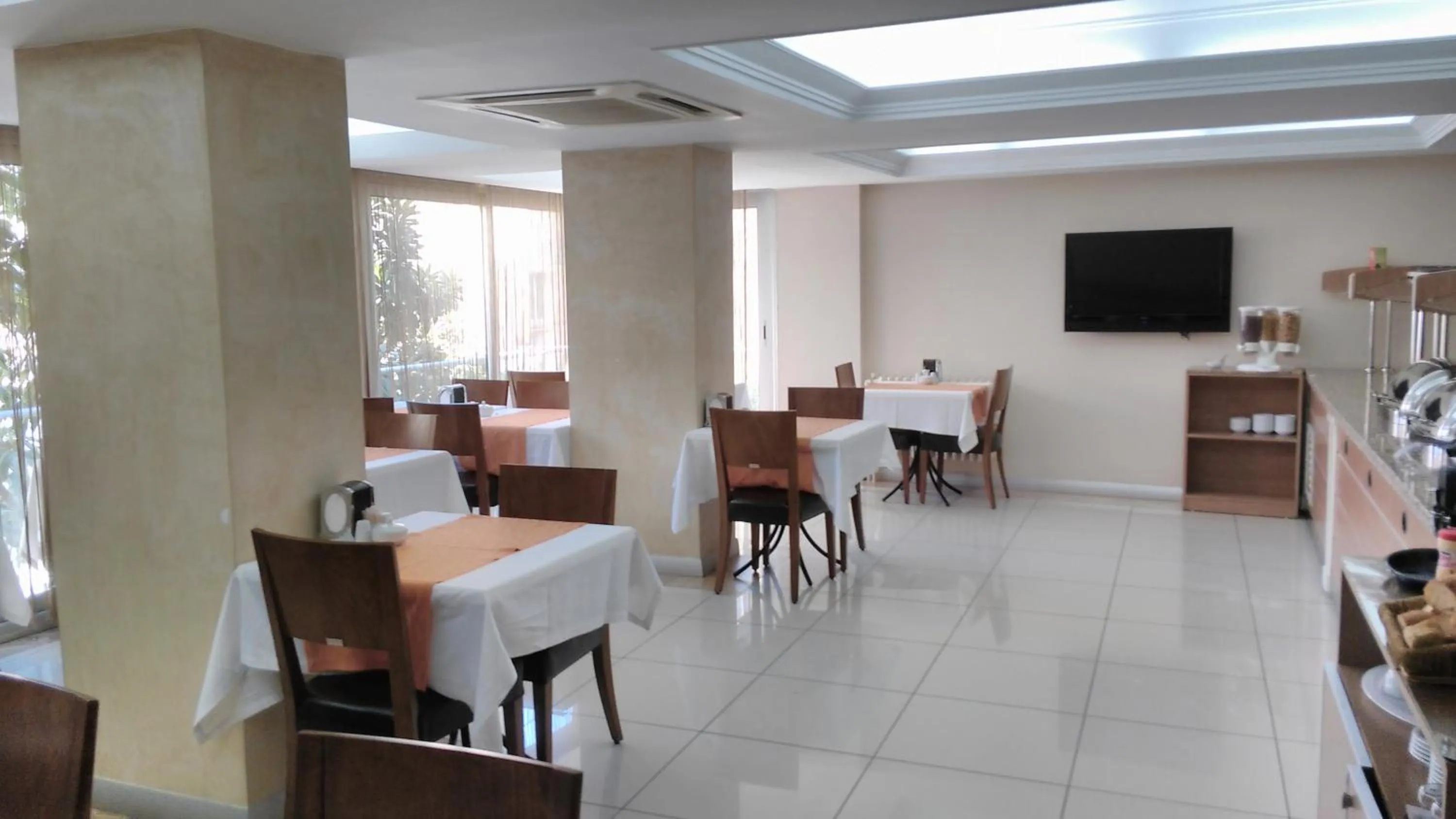 Restaurant/places to eat in Hotel Baylan İzmir