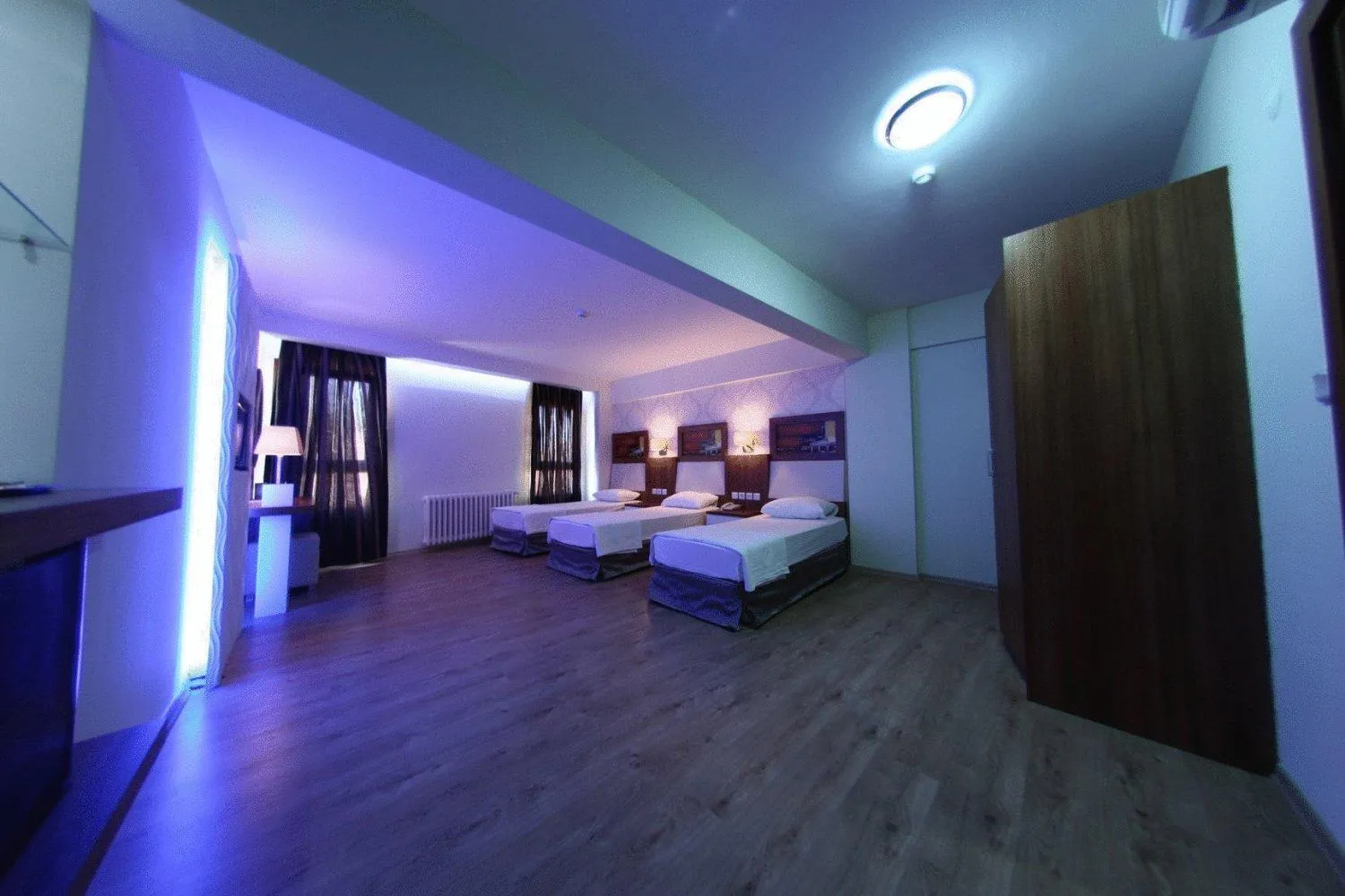 Photo of the whole room, Bed in Hotel Baylan İzmir