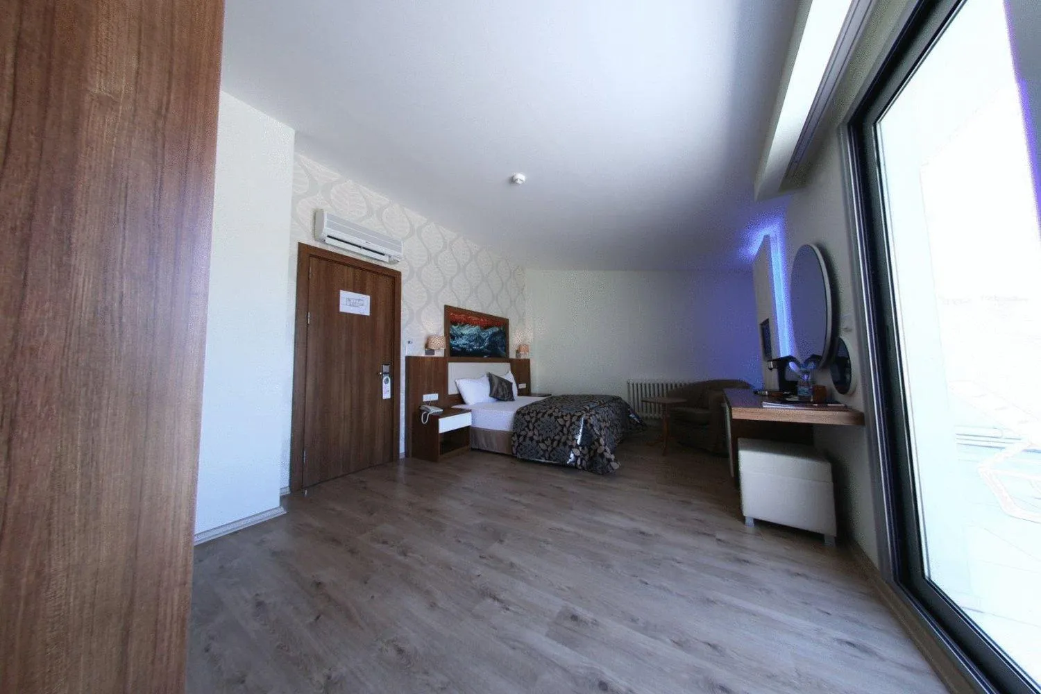 Photo of the whole room in Hotel Baylan İzmir