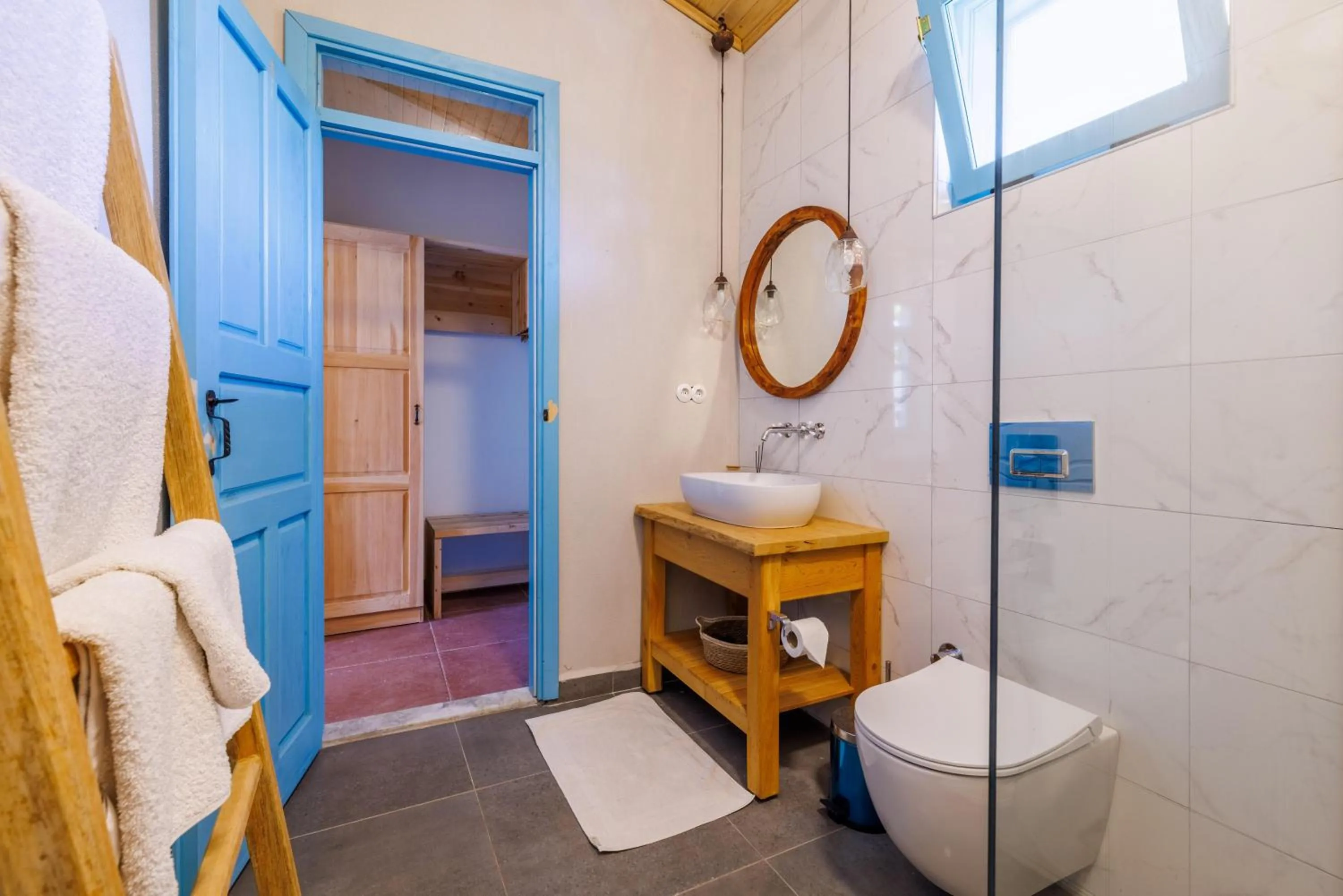 Bathroom in Yonca Lodge