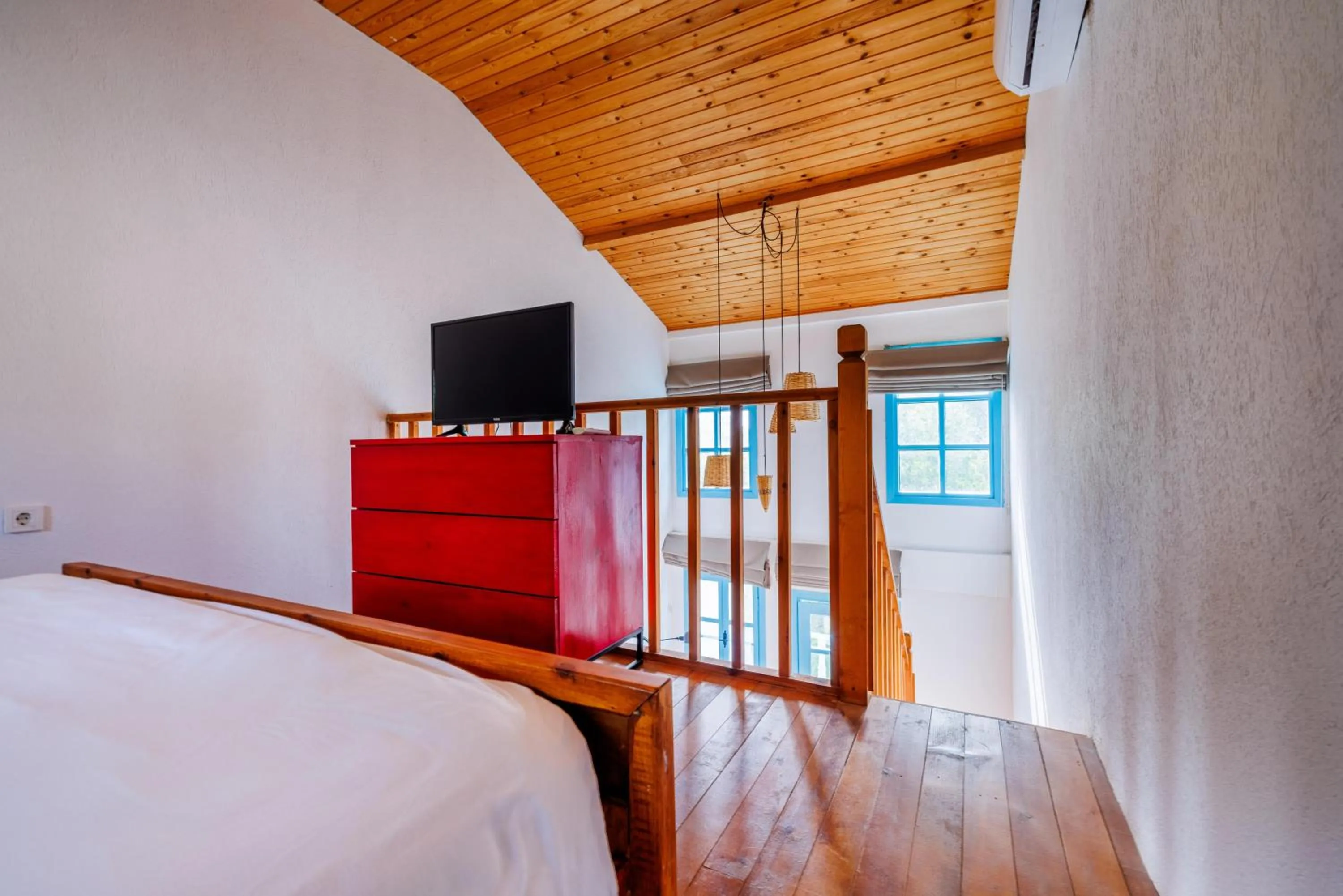 Photo of the whole room, Bed in Yonca Lodge