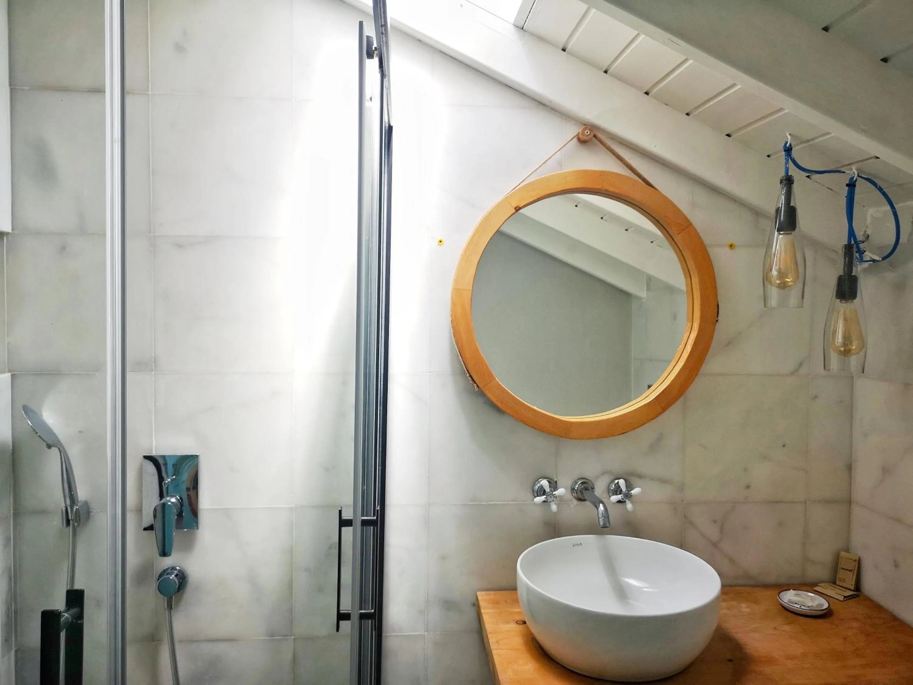 Bathroom in Yonca Lodge