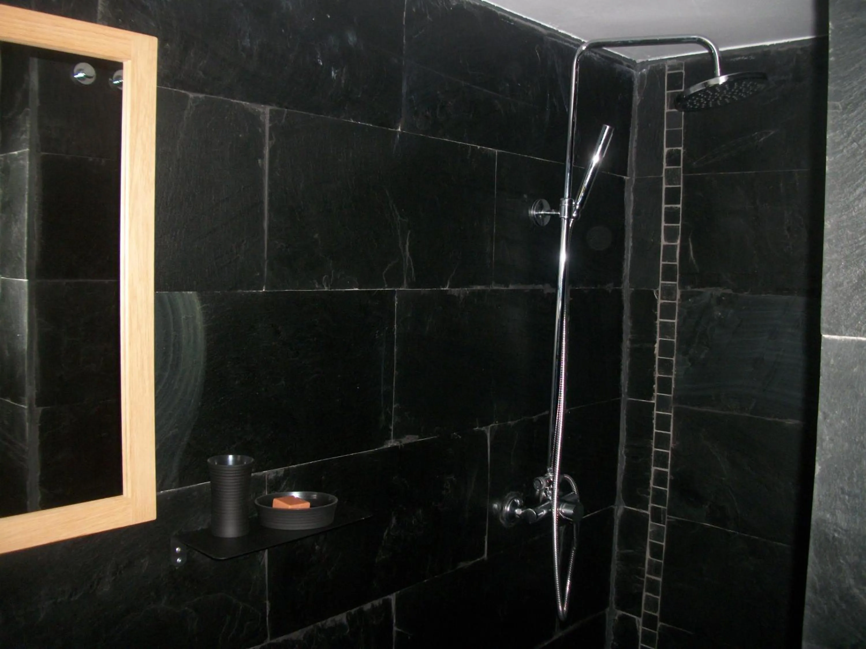 Shower in LE RUBINJO 2