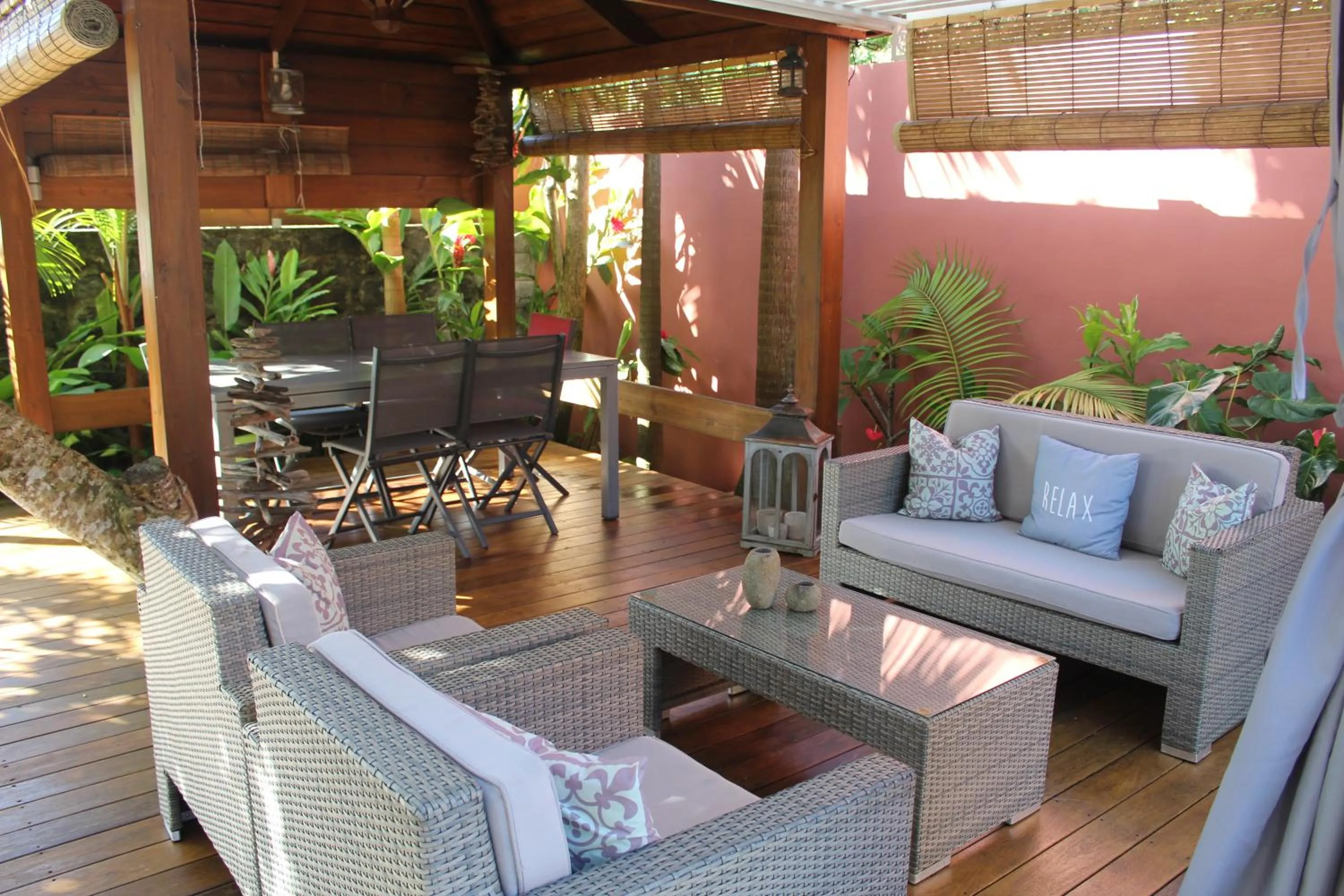 Patio in LE RUBINJO 2